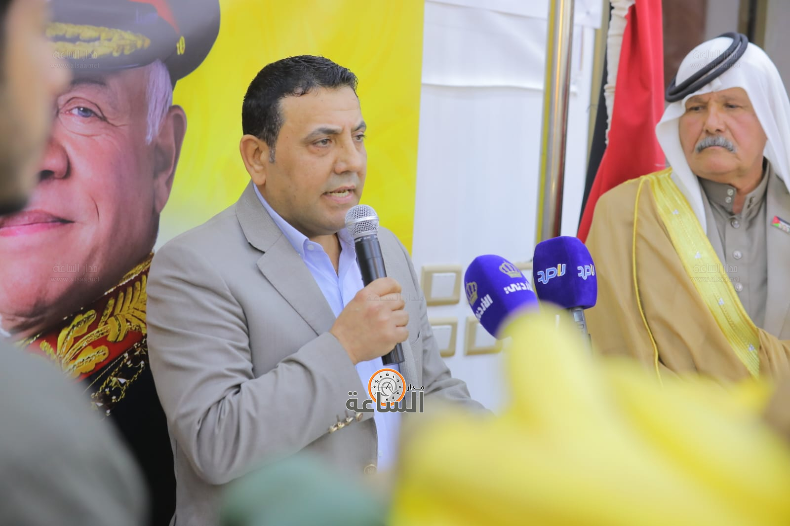 Madar Al-Saa Images 0.44104996667833674