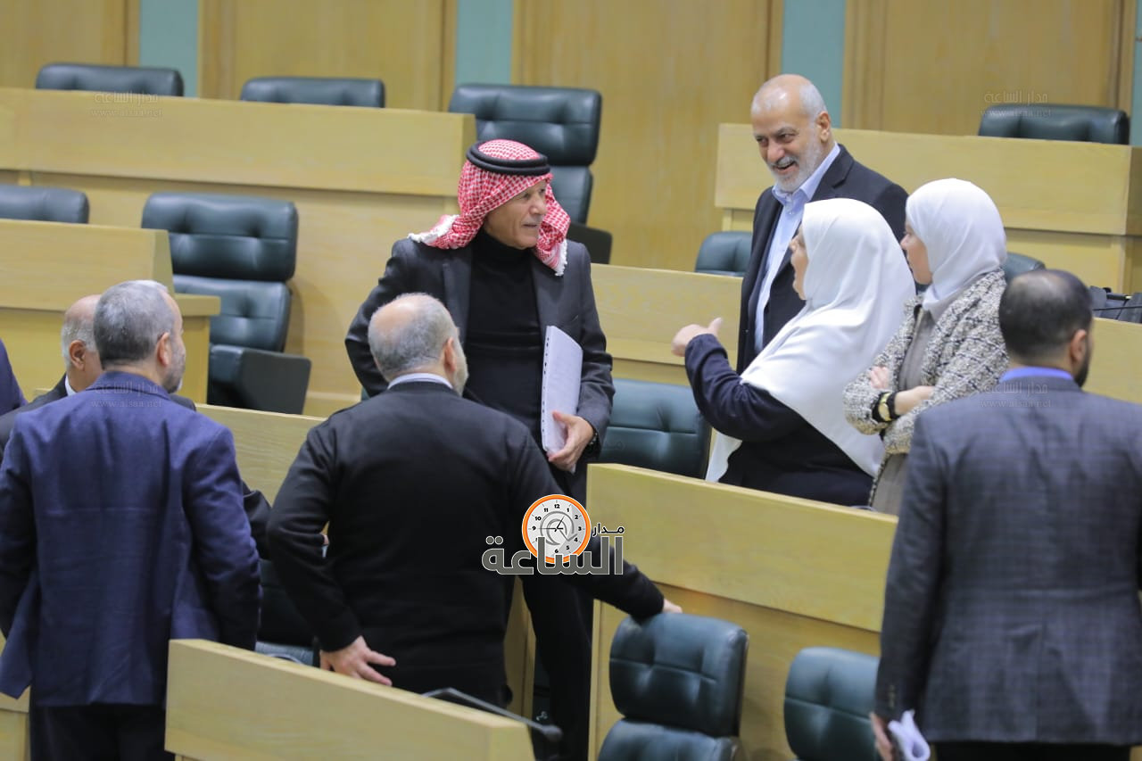 Madar Al-Saa Images 0.4961980593355253