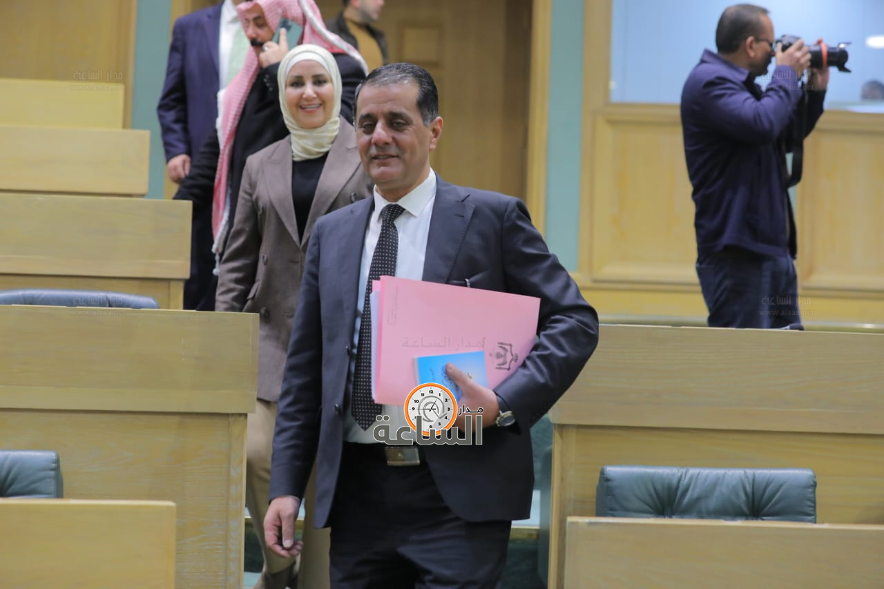 Madar Al-Saa Images 0.38558487584538437