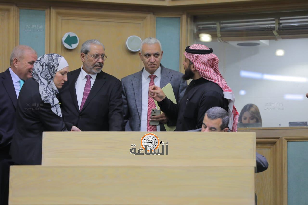 Madar Al-Saa Images 0.4537394178962877