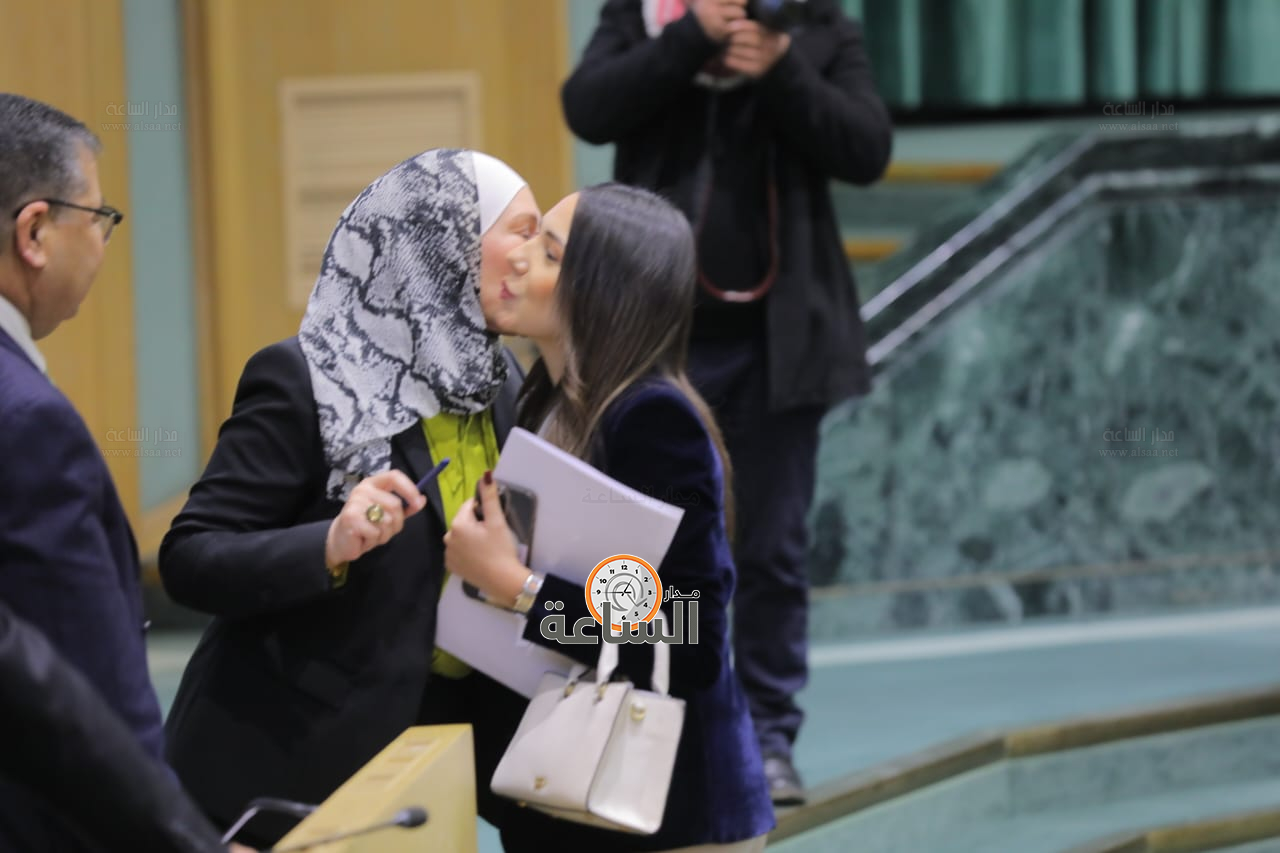 Madar Al-Saa Images 0.10475137755696373