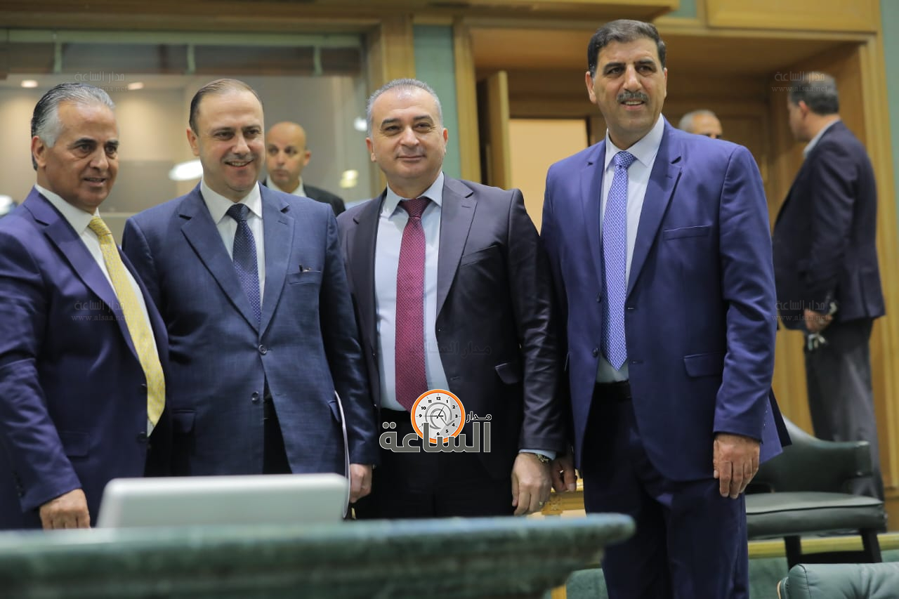 Madar Al-Saa Images 0.01575172402636249