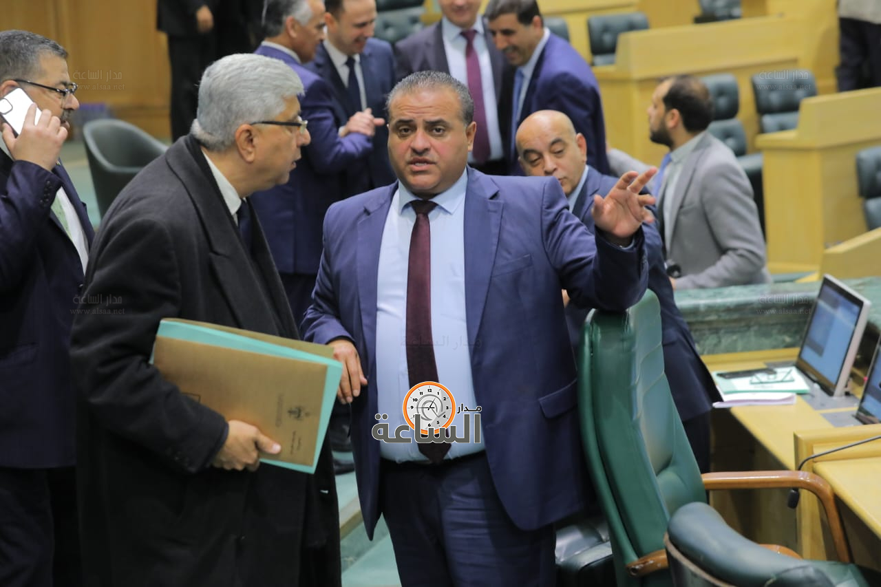 Madar Al-Saa Images 0.15938222838894545