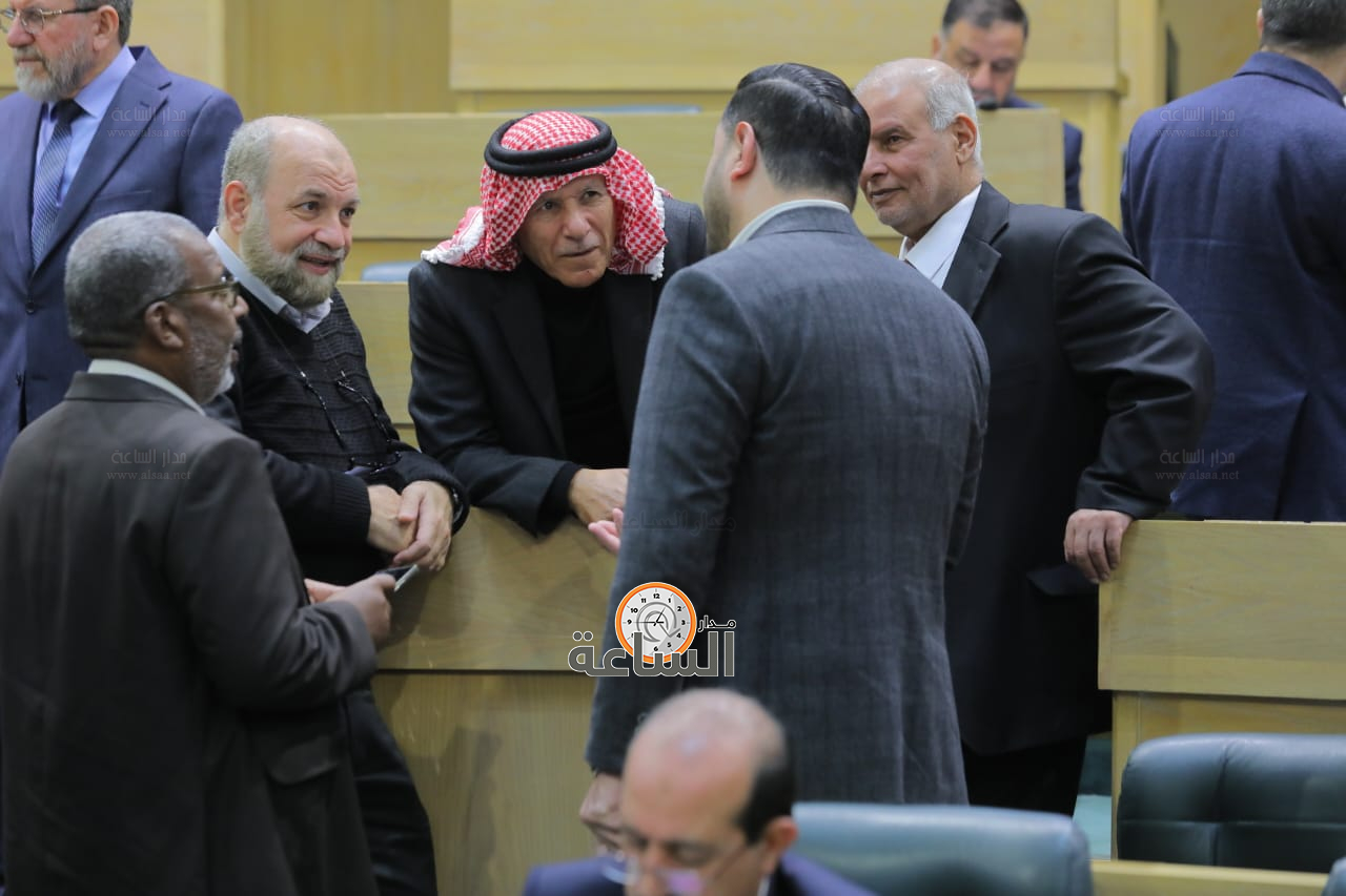 Madar Al-Saa Images 0.10852499229415558