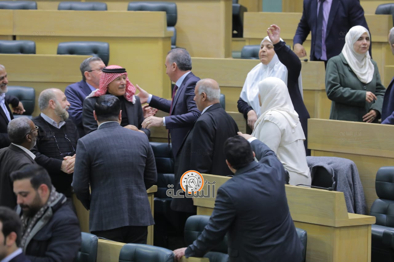 Madar Al-Saa Images 0.9666414644647432