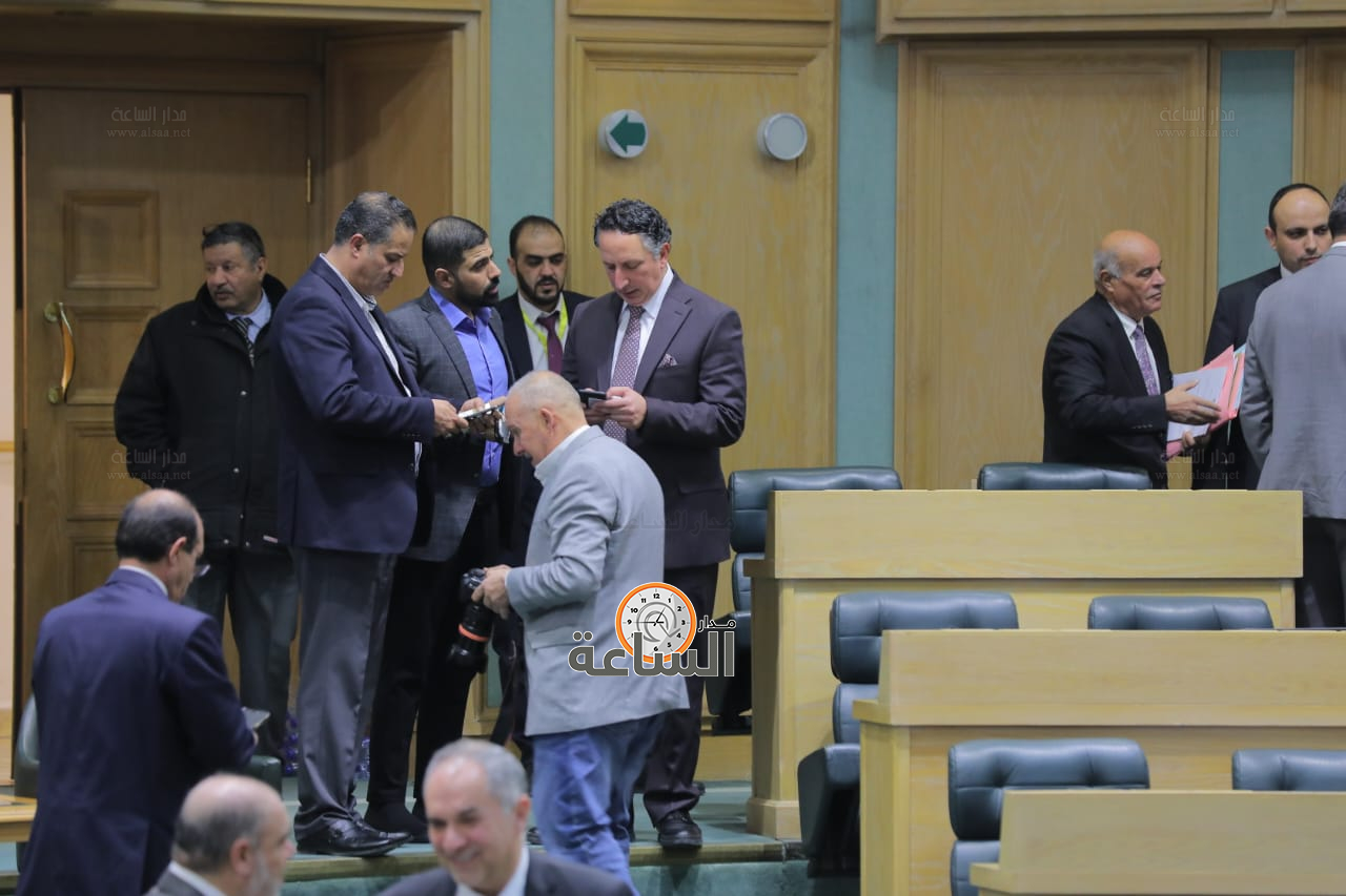 Madar Al-Saa Images 0.8515808180995961