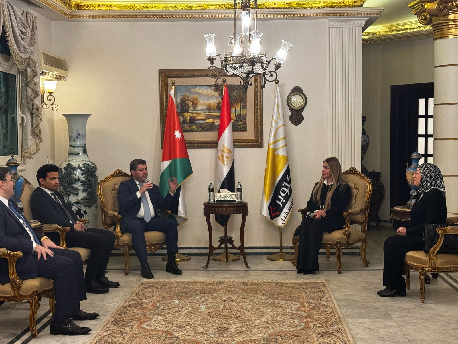 Madar Al-Saa Images 0.27452548698125634