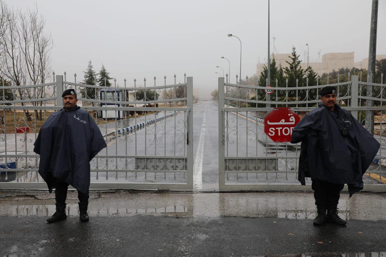 Madar Al-Saa Images 0.8780454969498639