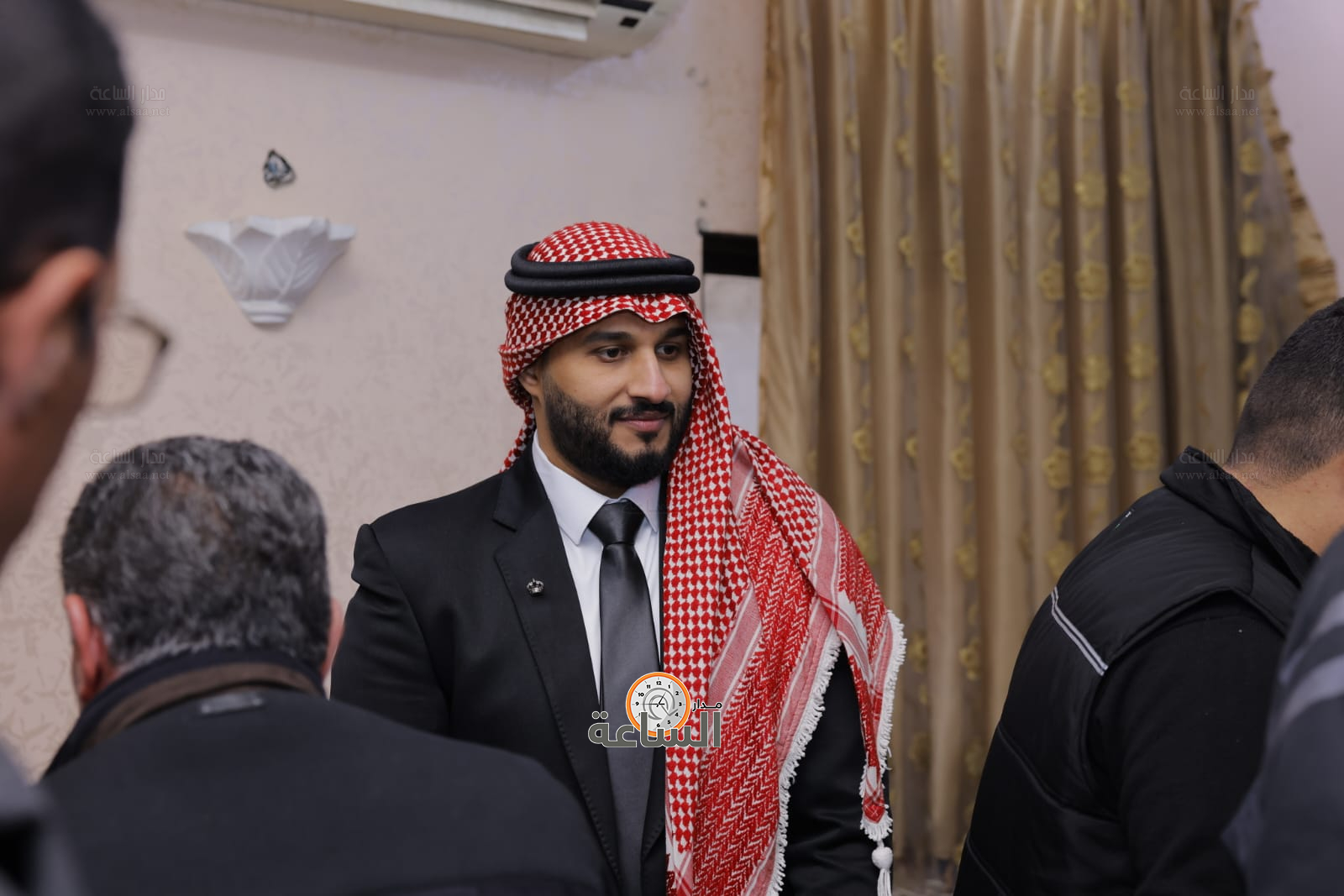 Madar Al-Saa Images 0.015573287083396892