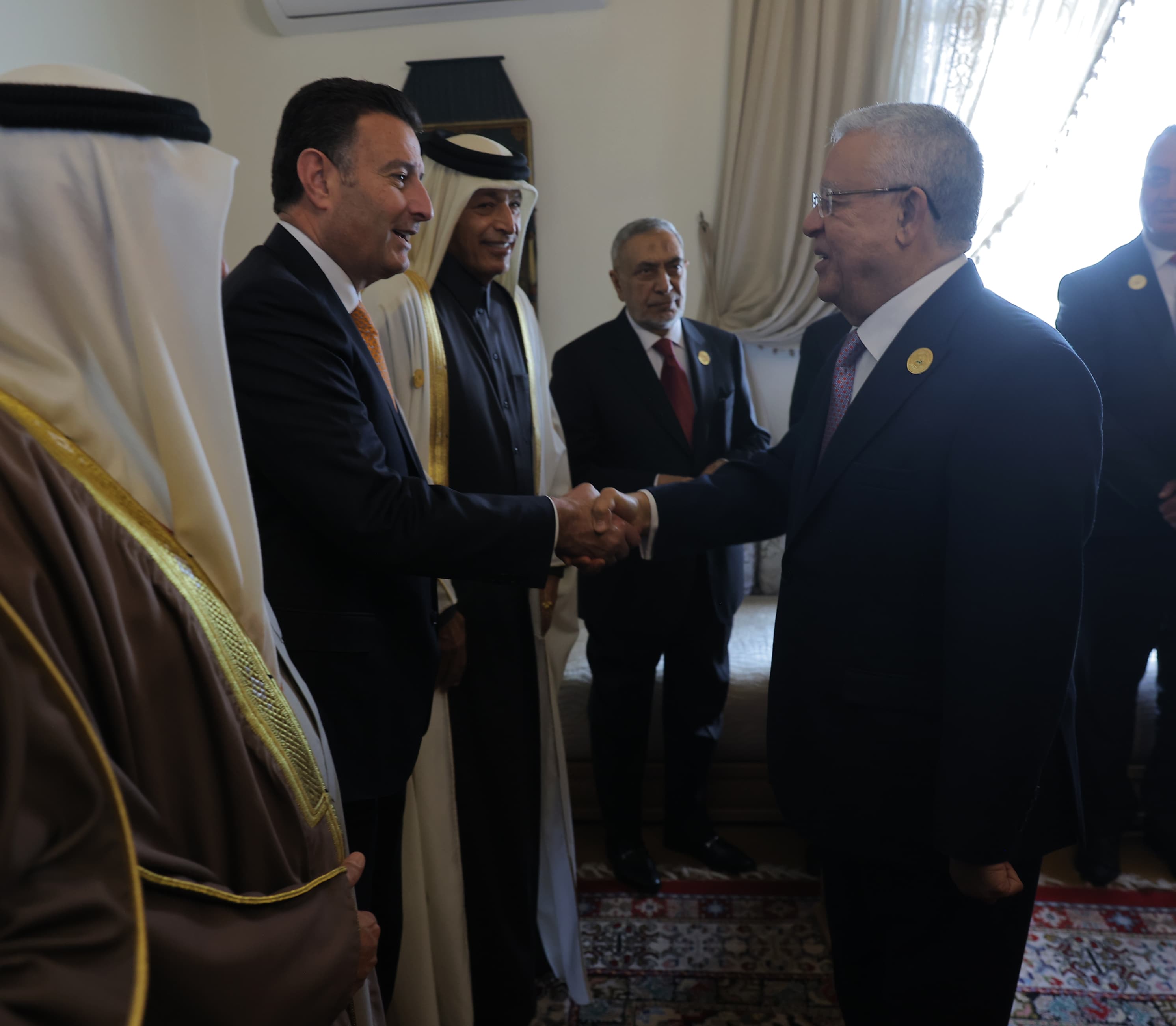 Madar Al-Saa Images 0.012455403964013012