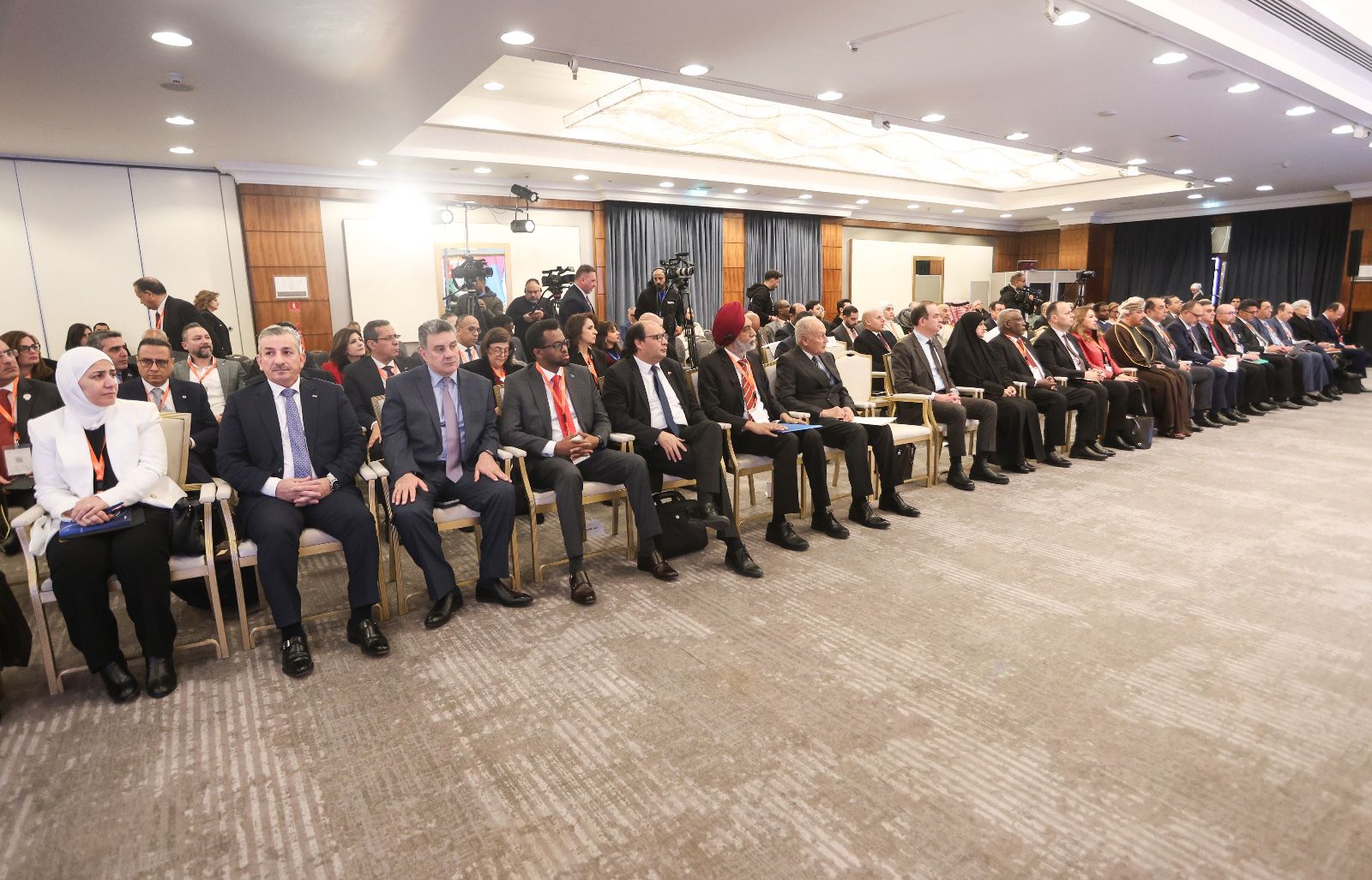 Madar Al-Saa Images 0.44162389589150886