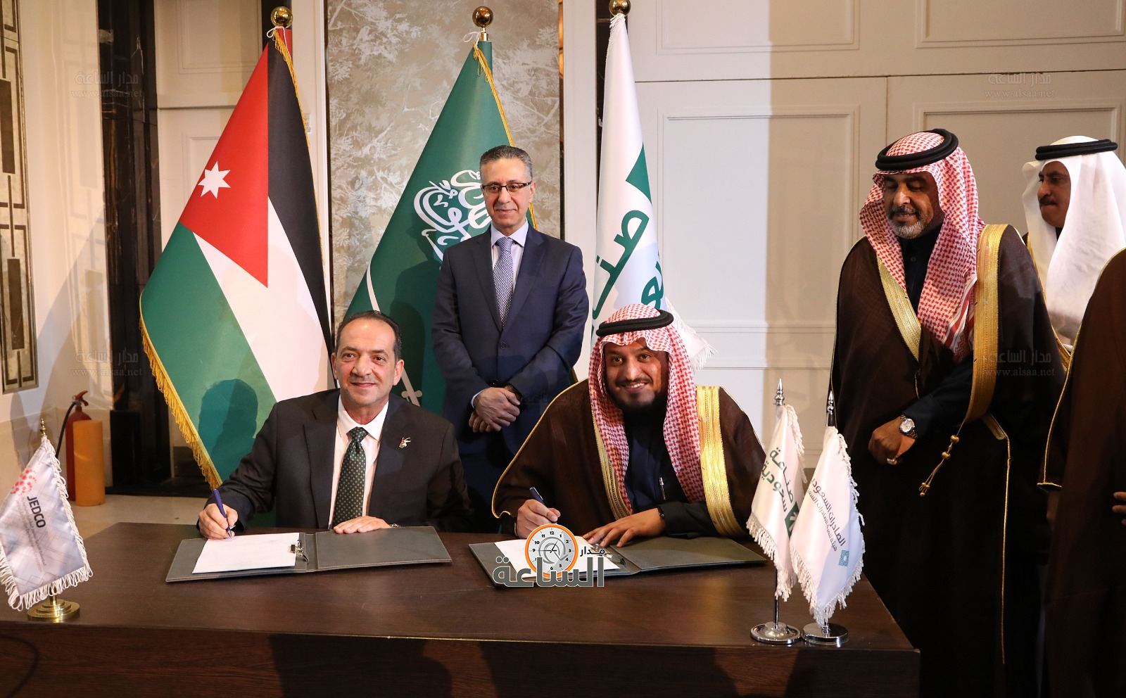 Madar Al-Saa Images 0.6351792696746164