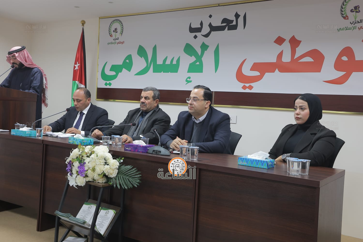 Madar Al-Saa Images 0.6714008602962178