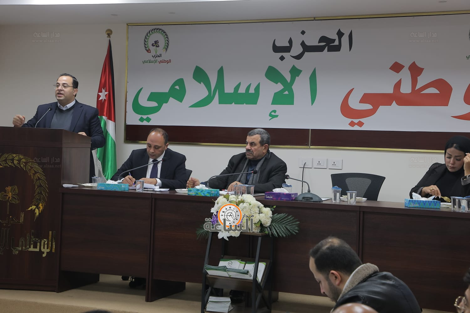 Madar Al-Saa Images 0.7666559869261258