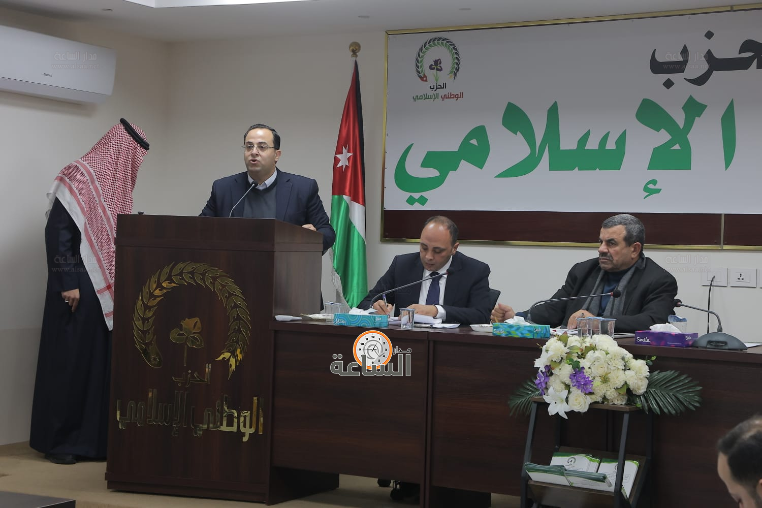 Madar Al-Saa Images 0.4346883792897793