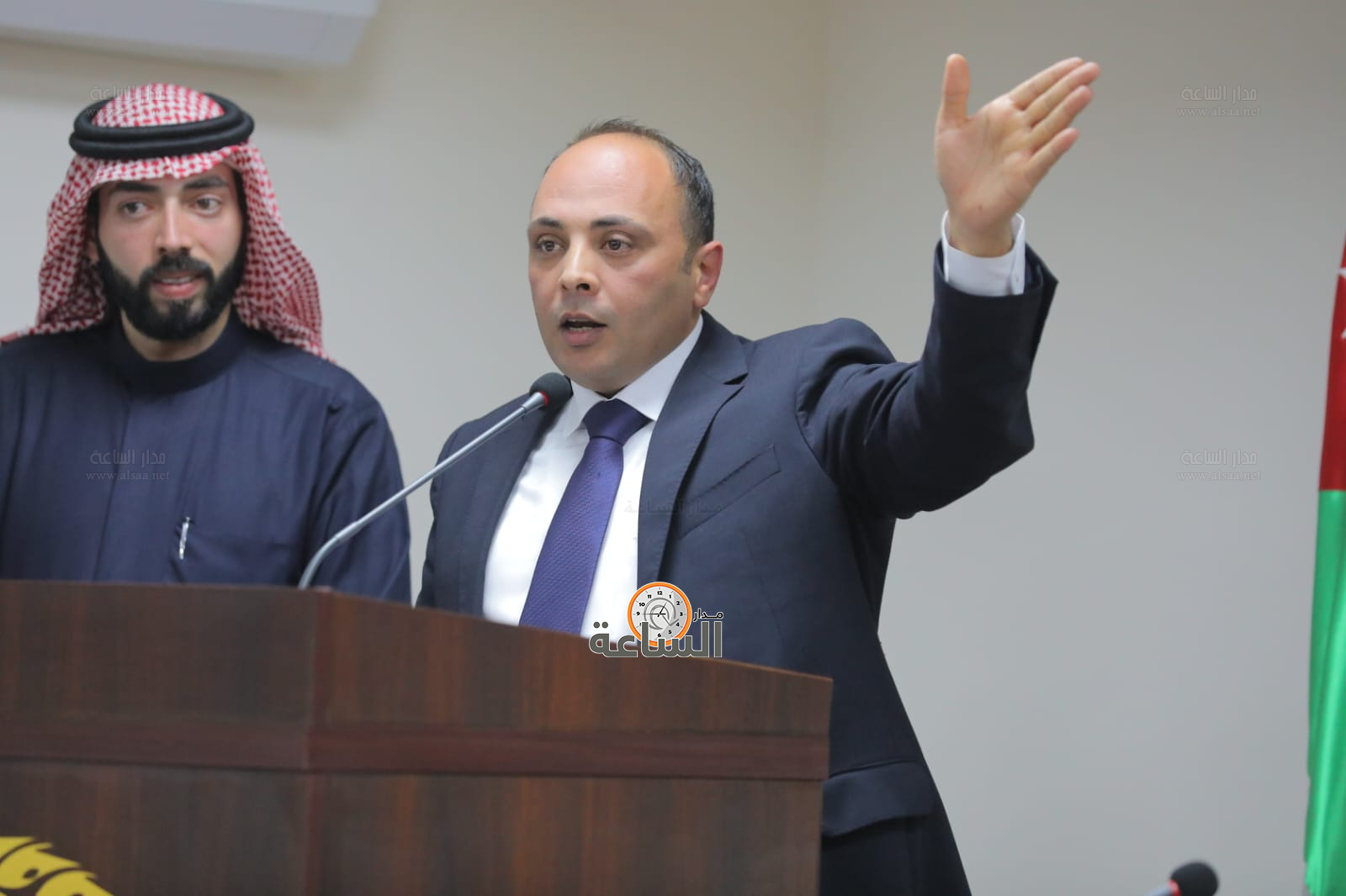 Madar Al-Saa Images 0.40870958054554185