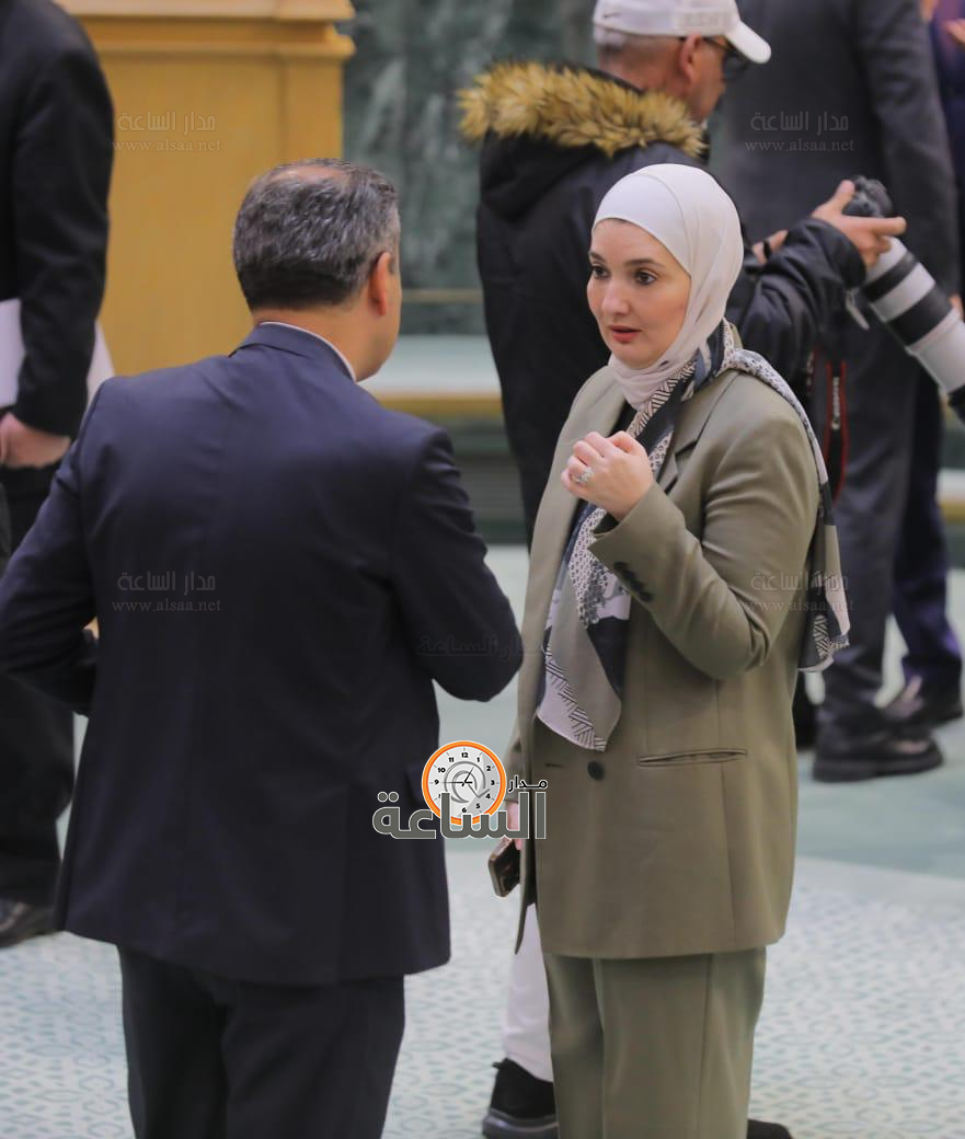 Madar Al-Saa Images 0.1012317519610697