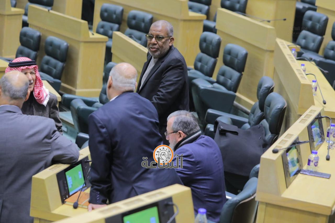 Madar Al-Saa Images 0.33307618482947854