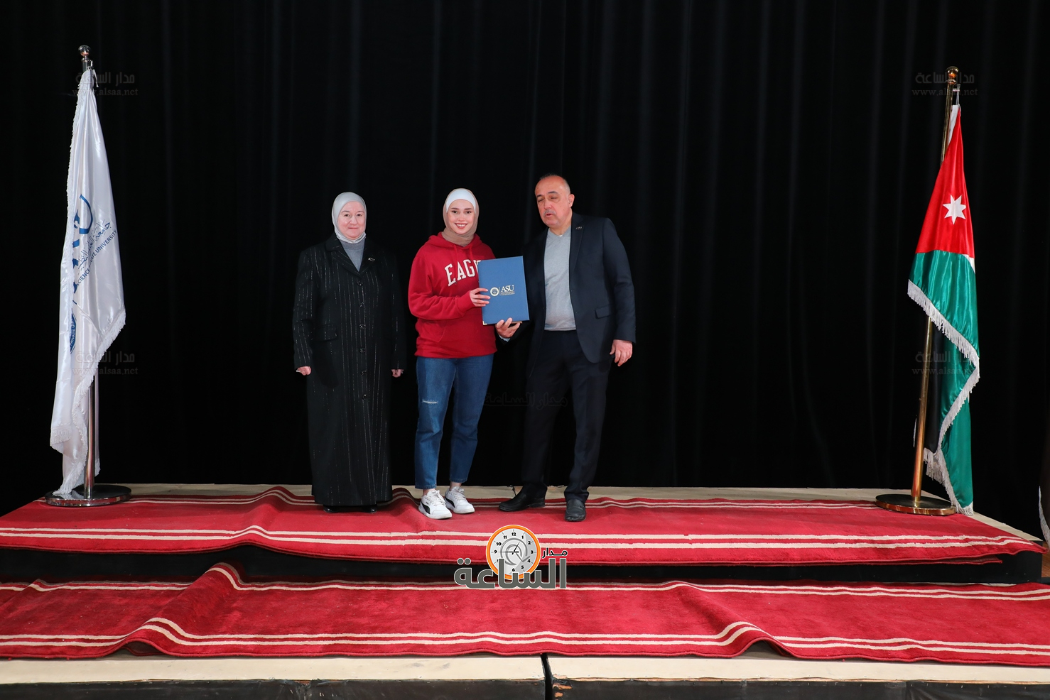 Madar Al-Saa Images 0.8814117606733711