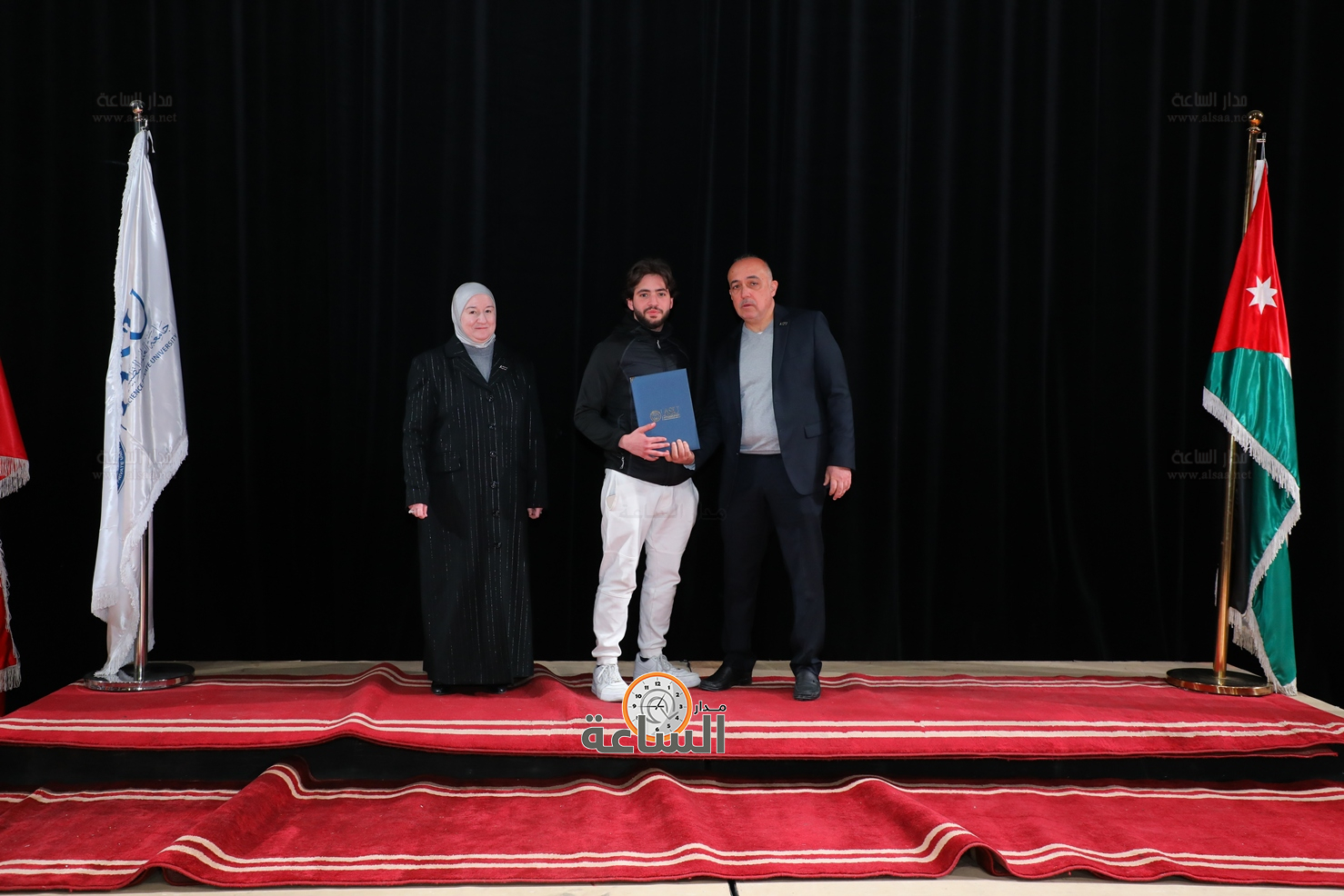 Madar Al-Saa Images 0.981564531465027