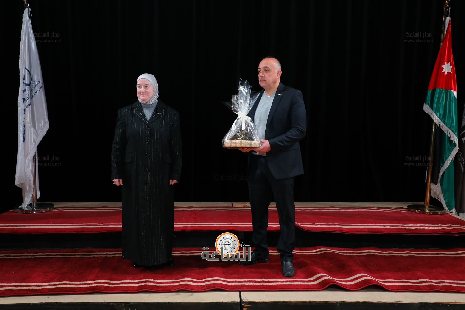 Madar Al-Saa Images 0.6205820378321167