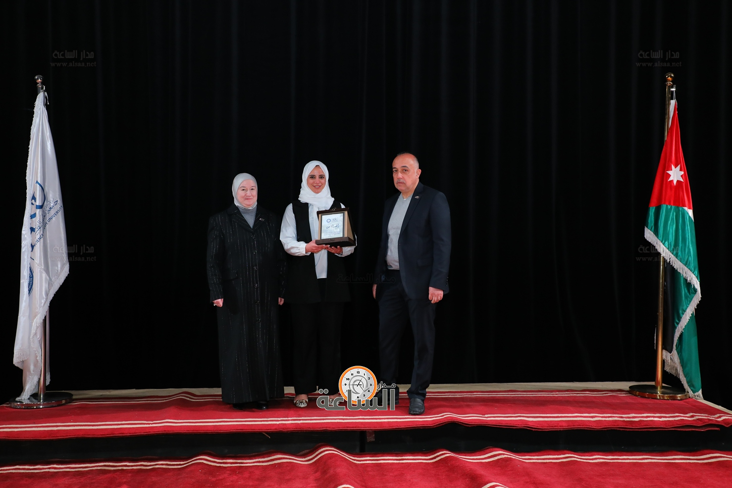 Madar Al-Saa Images 0.9790345354680643