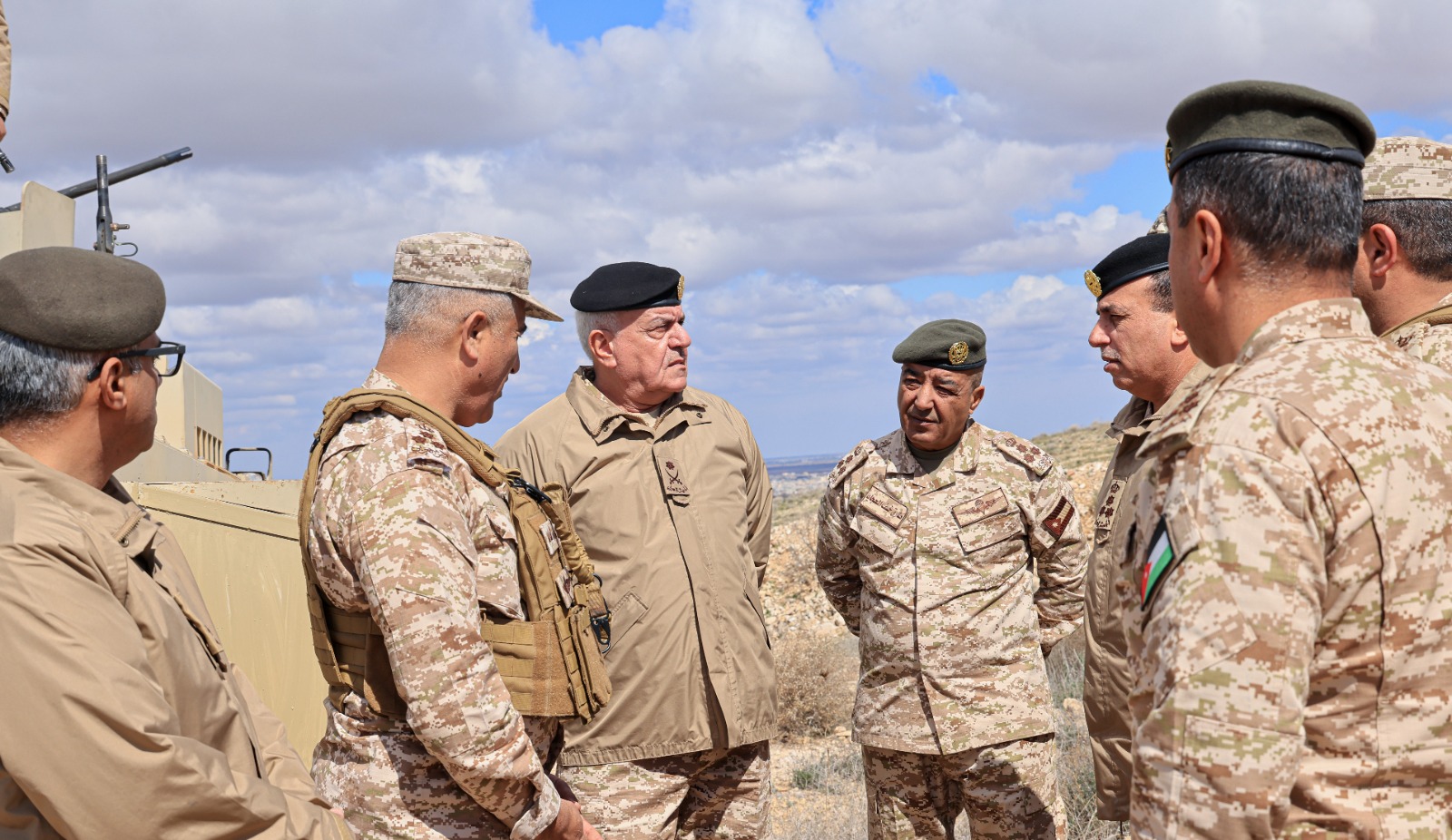 Madar Al-Saa Images 0.35905051787195785