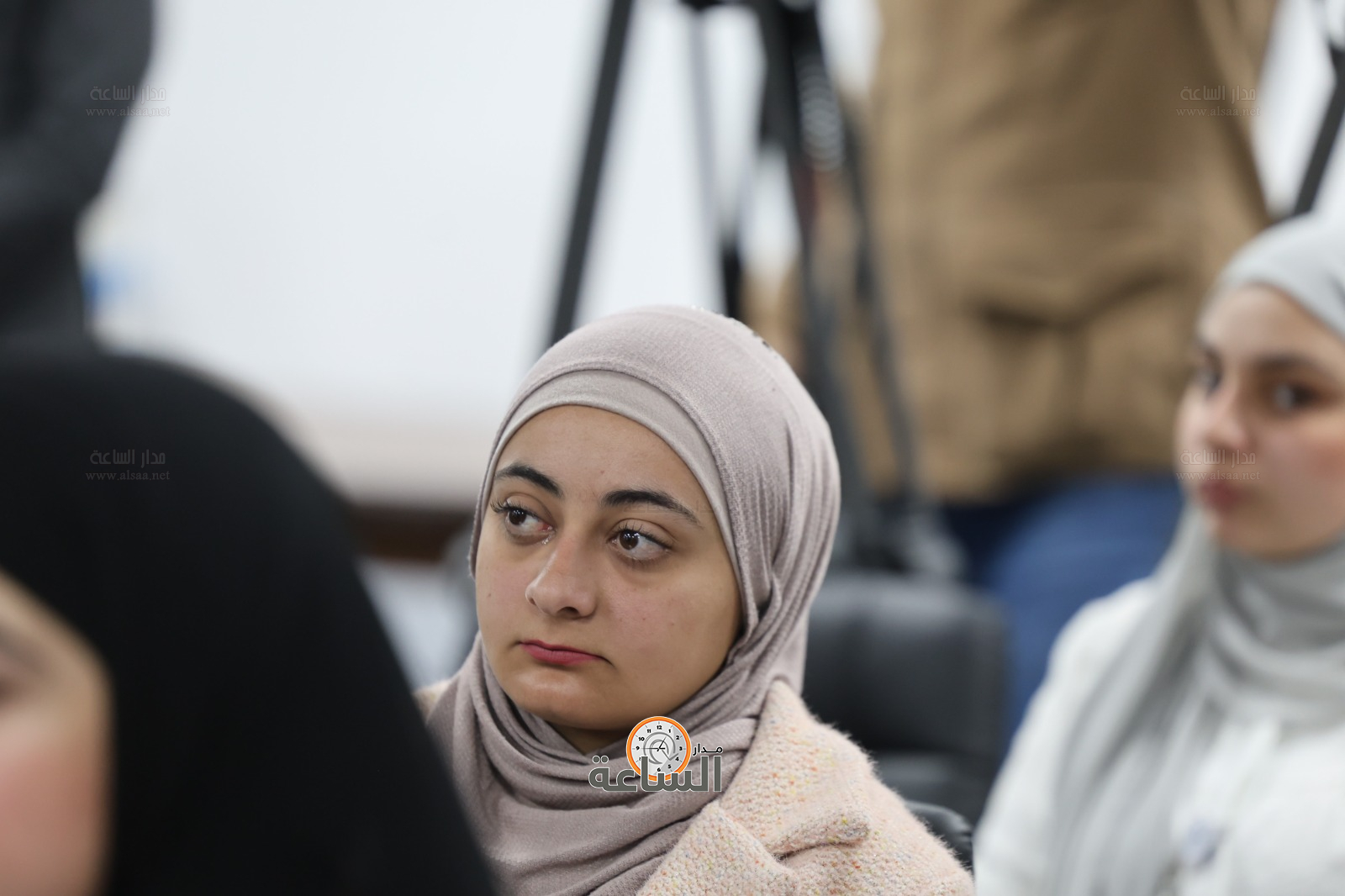 Madar Al-Saa Images 0.3824159988967324