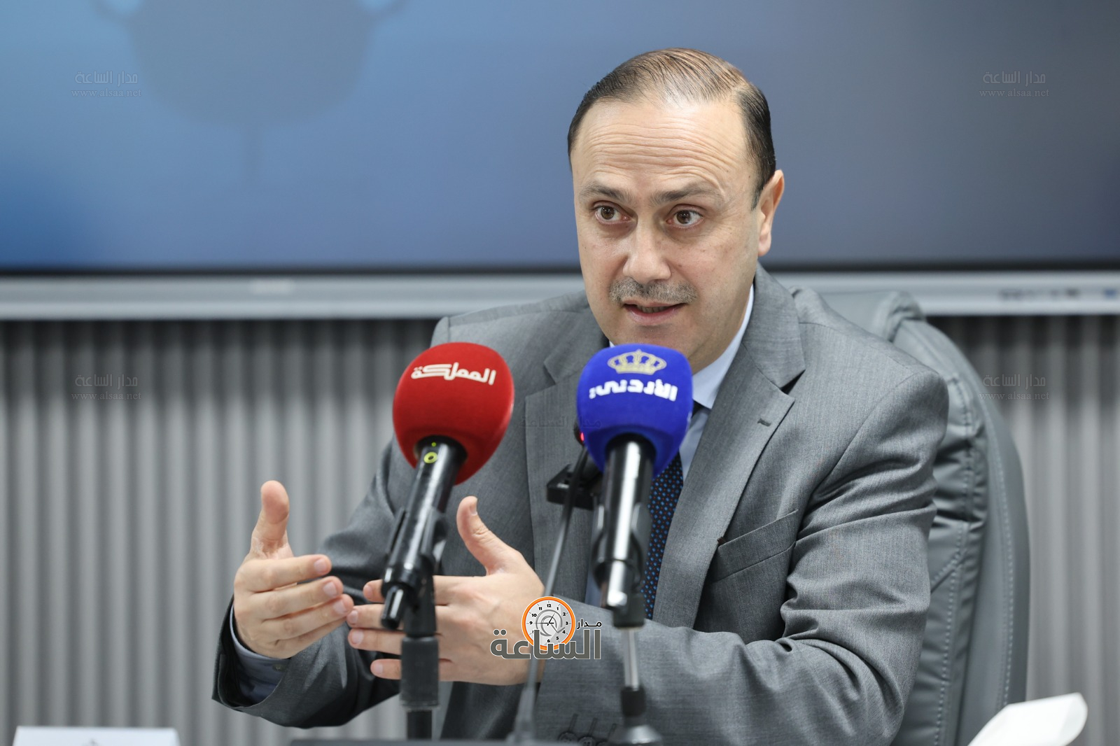 Madar Al-Saa Images 0.4209914194841624