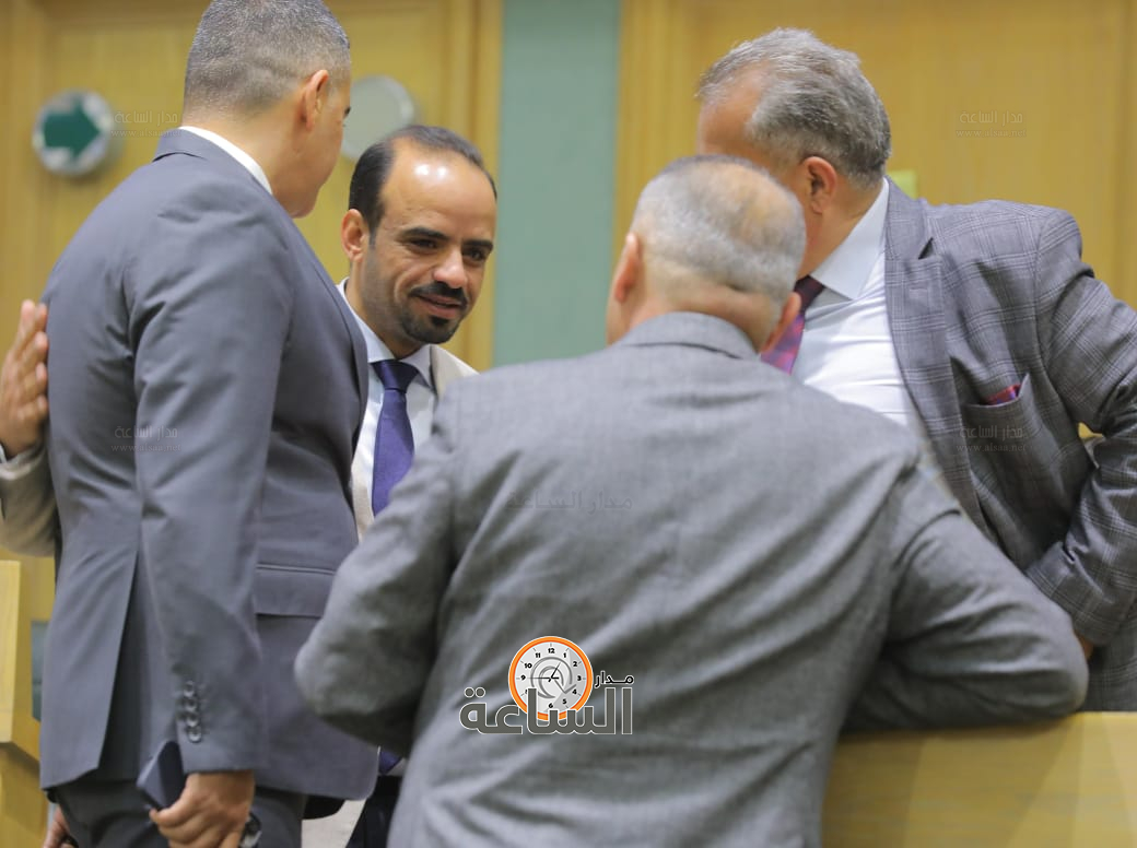 Madar Al-Saa Images 0.03824186349794134