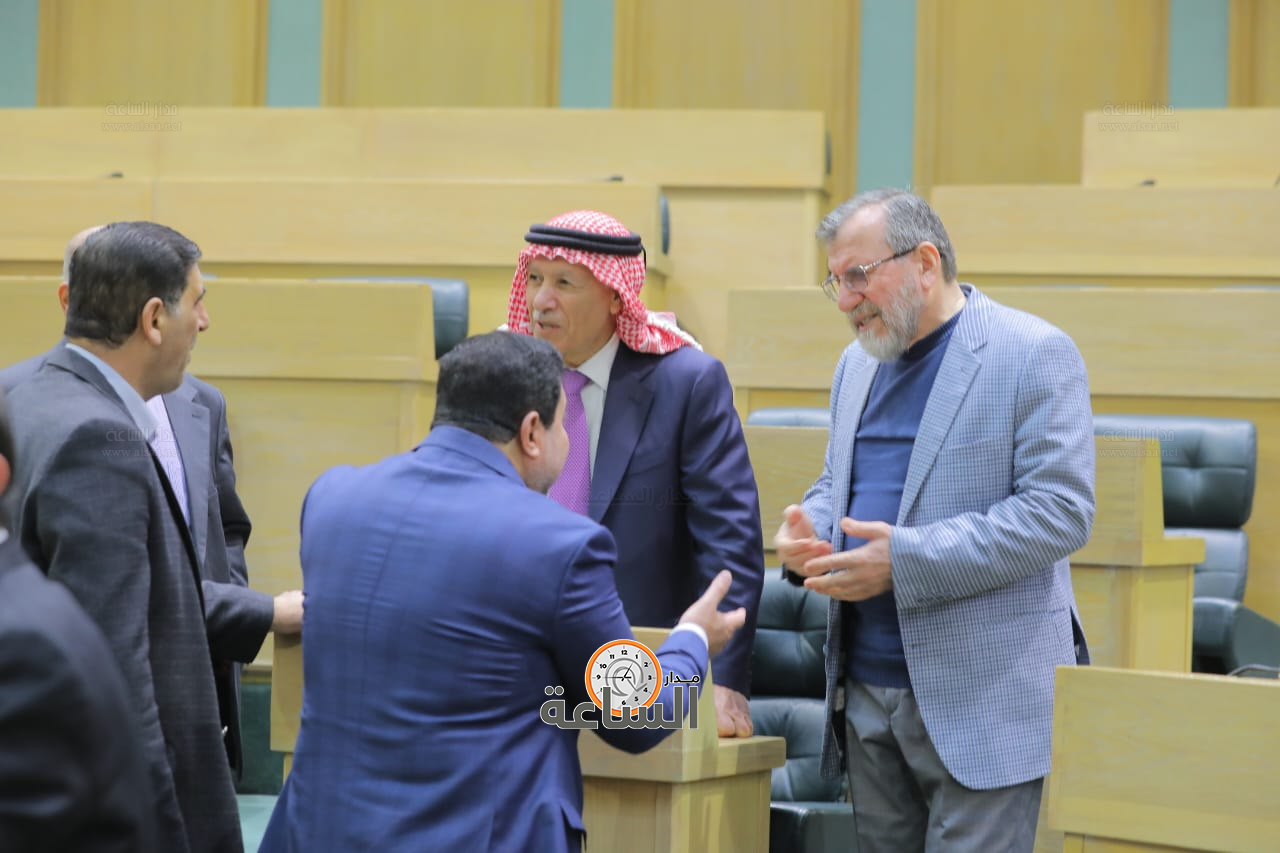 Madar Al-Saa Images 0.5559434185080261