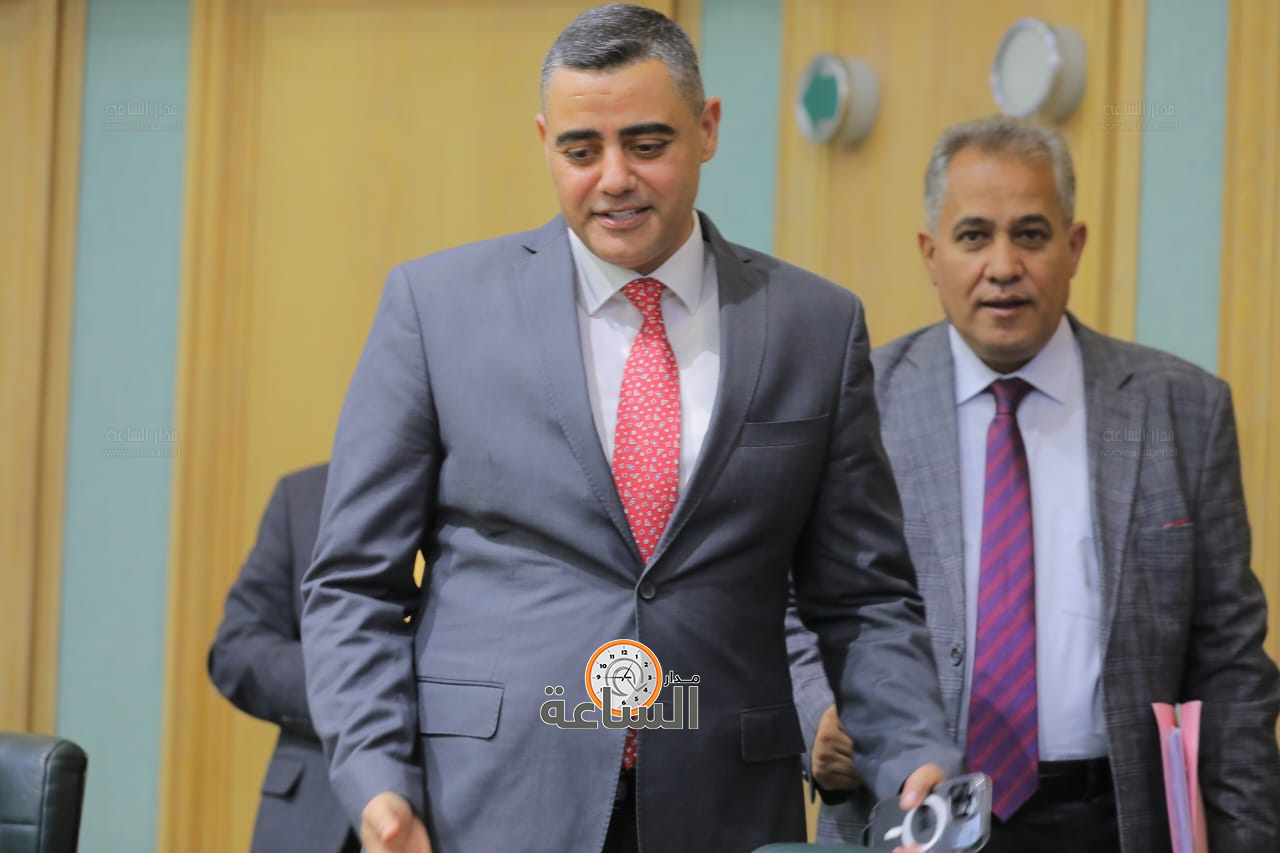 Madar Al-Saa Images 0.7143246919042197