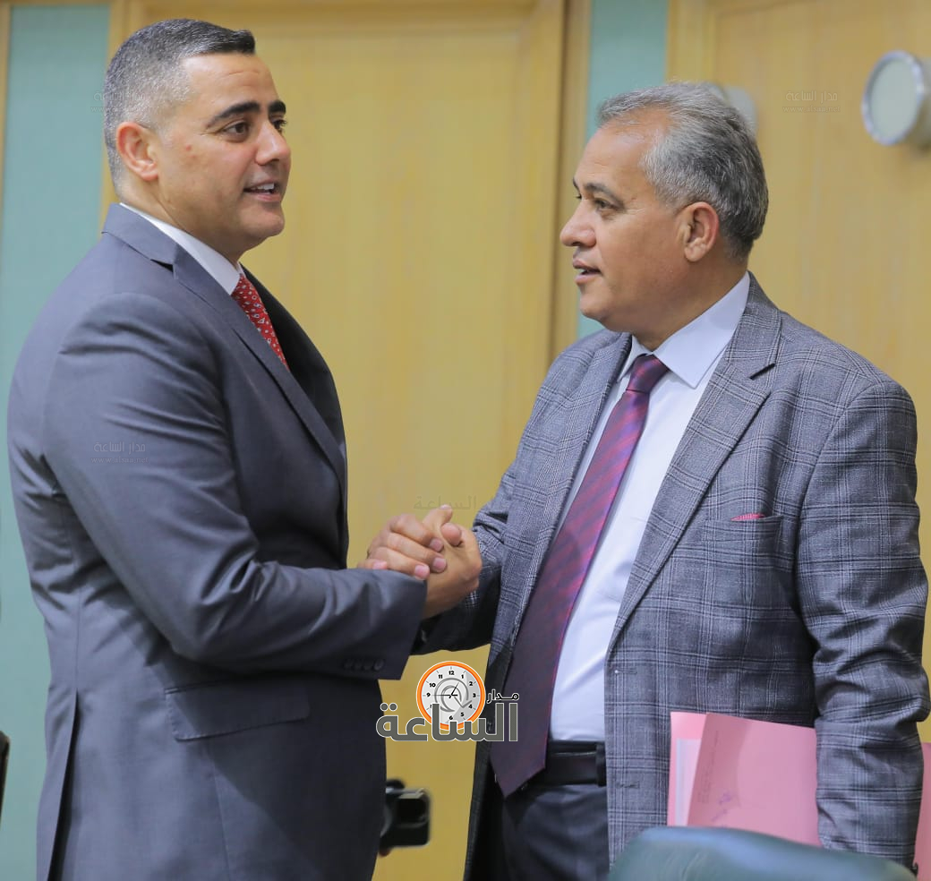 Madar Al-Saa Images 0.6953633187673698