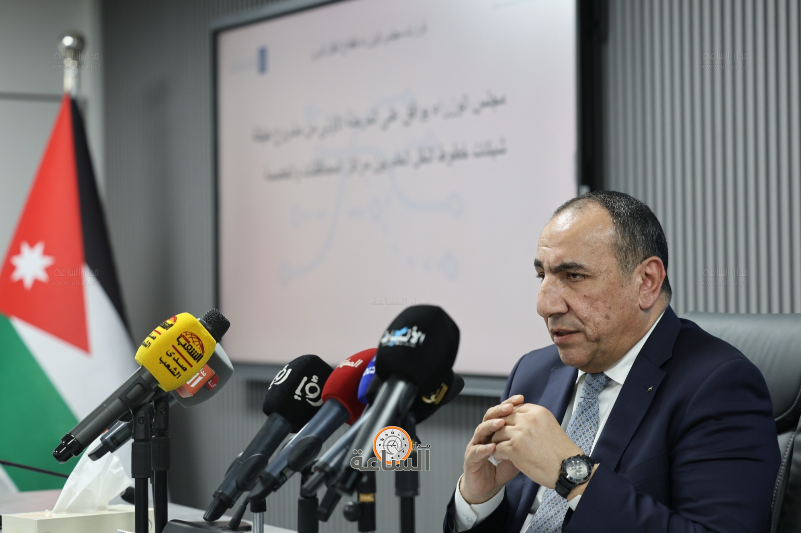 Madar Al-Saa Images 0.16832402162276883