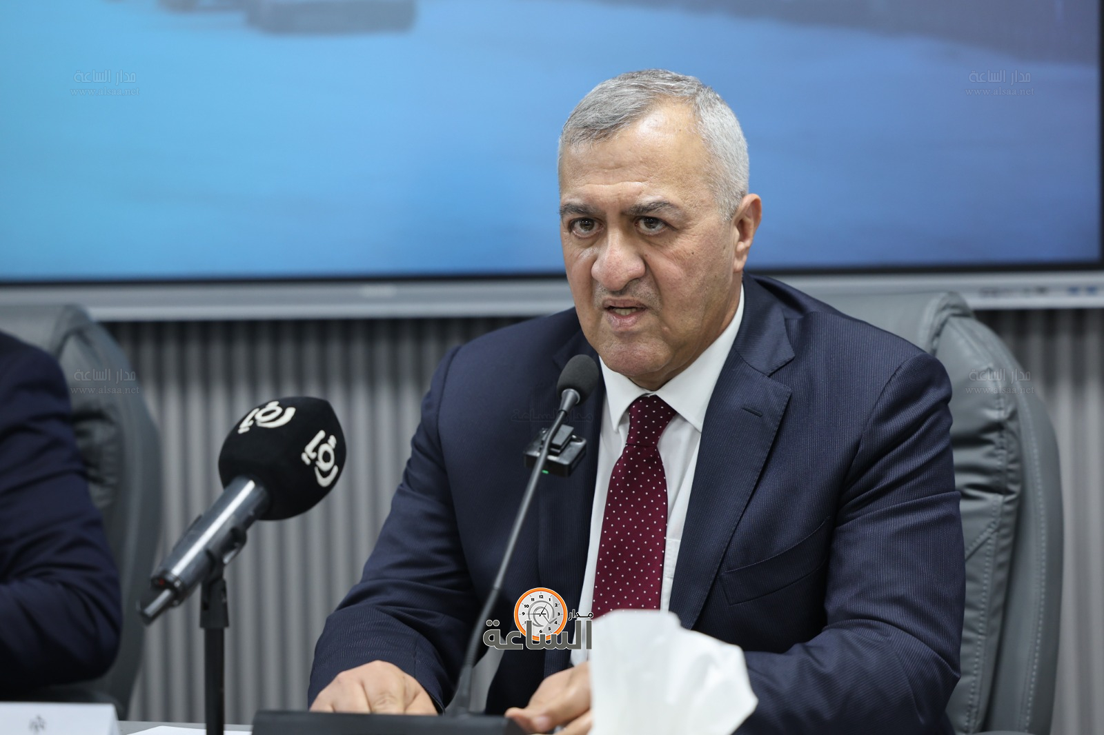 Madar Al-Saa Images 0.5114152651176382