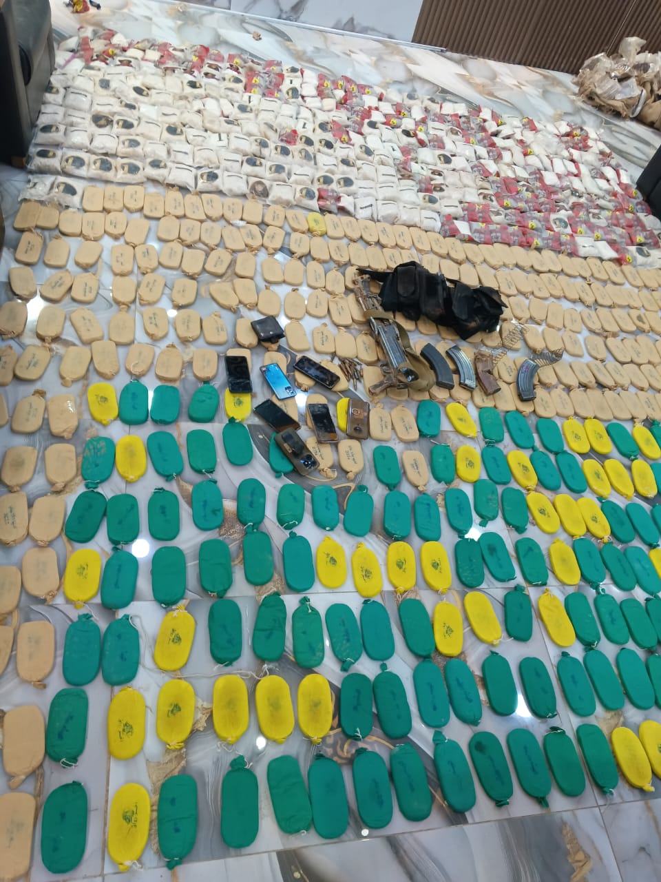 Madar Al-Saa Images 0.8974354320089393