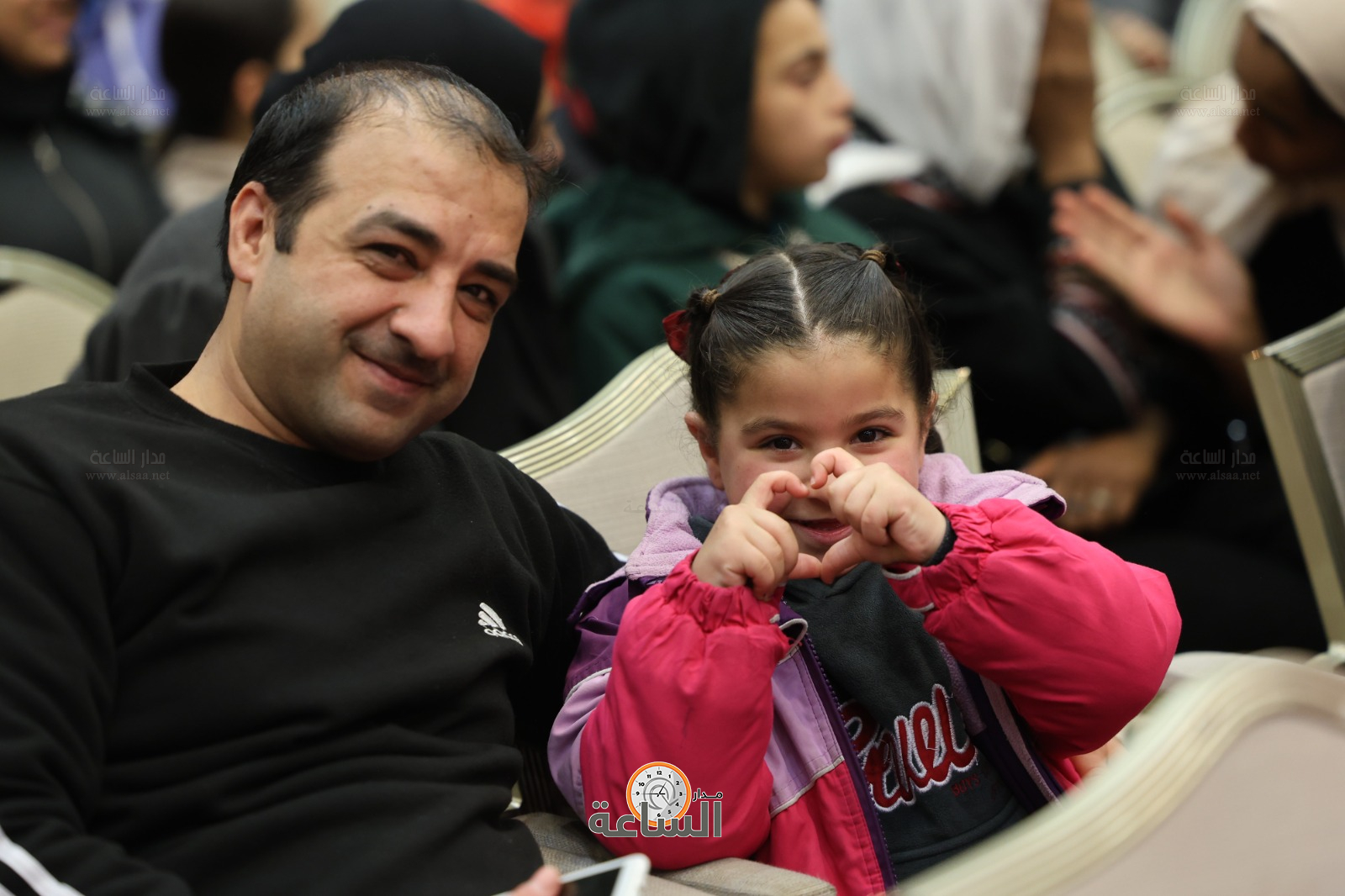 Madar Al-Saa Images 0.4243397856984046