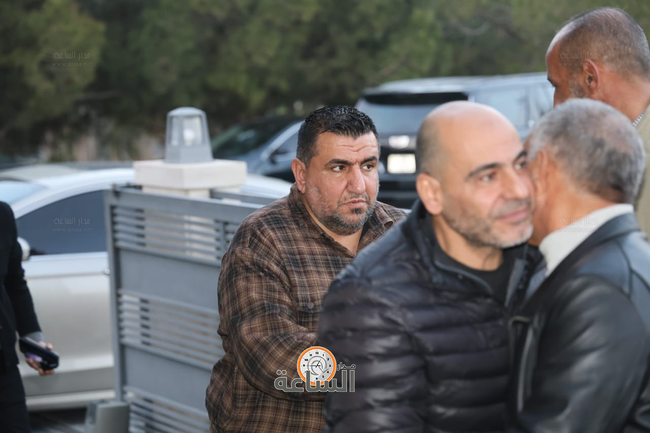 Madar Al-Saa Images 0.1623388652399218