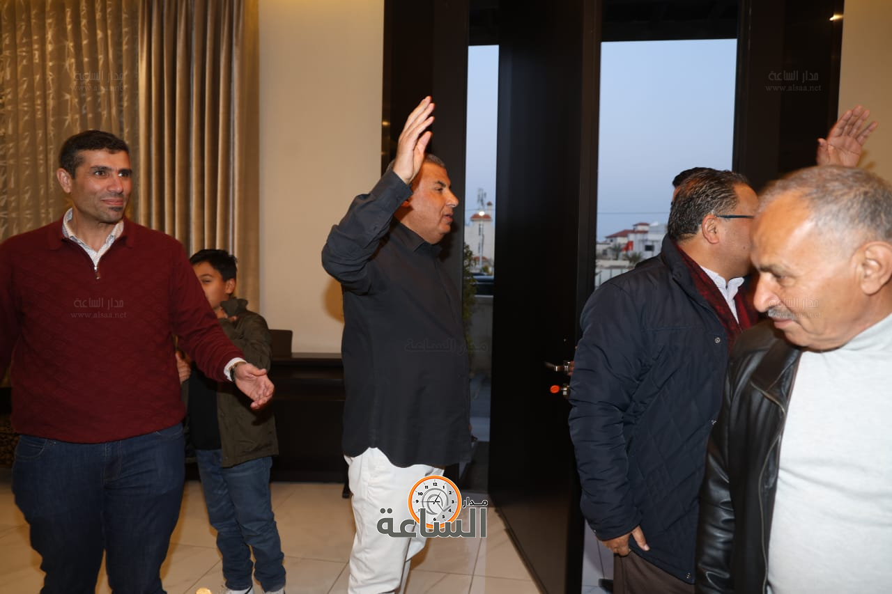 Madar Al-Saa Images 0.578226885405686