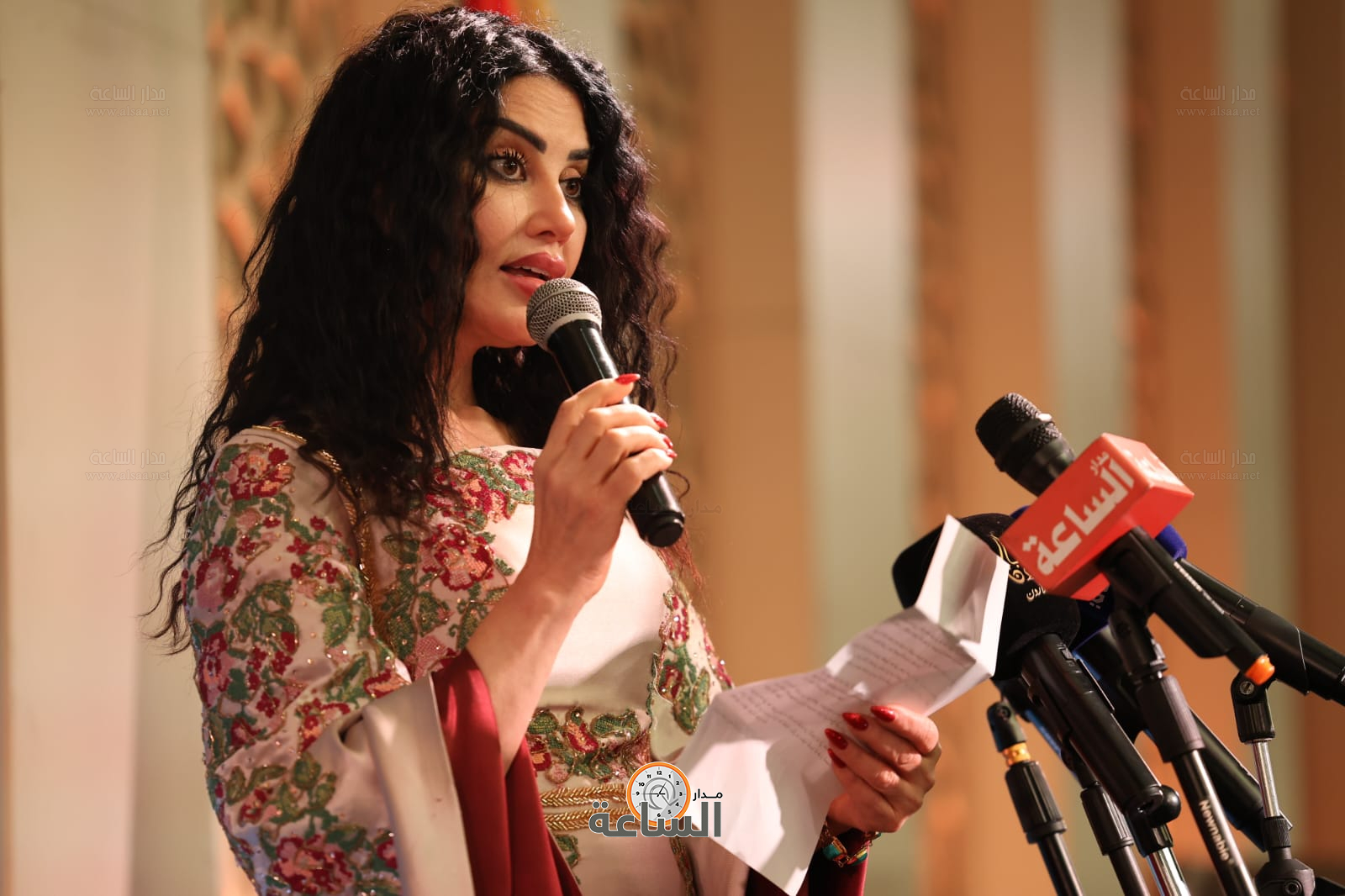 Madar Al-Saa Images 0.39054541557455114