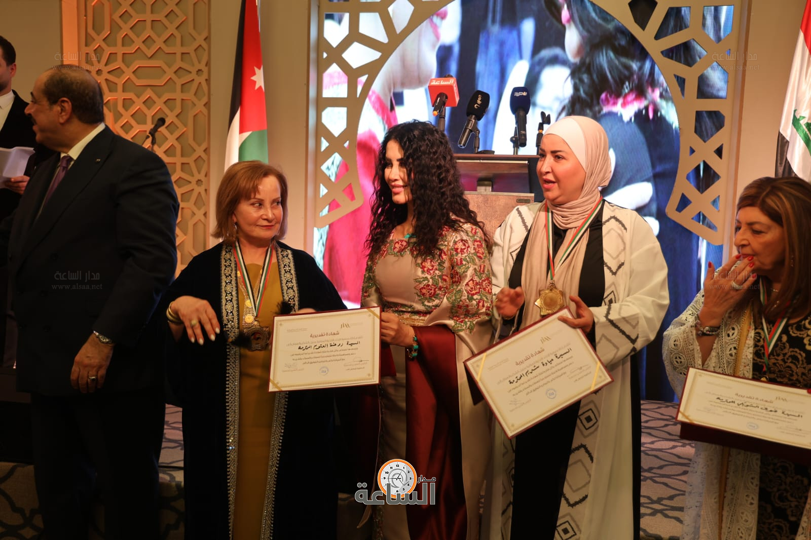 Madar Al-Saa Images 0.9975544632761411