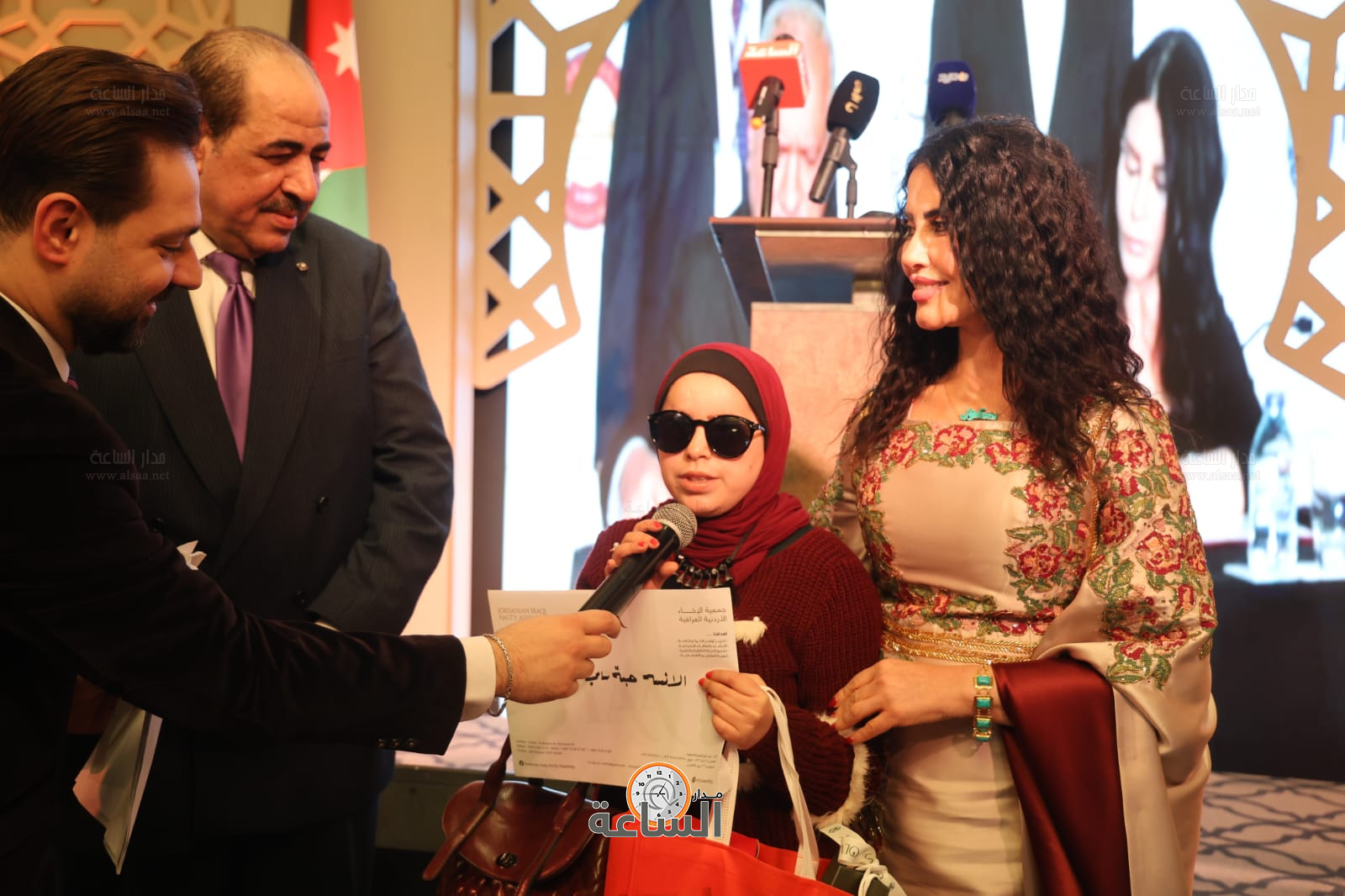 Madar Al-Saa Images 0.8445725563646247