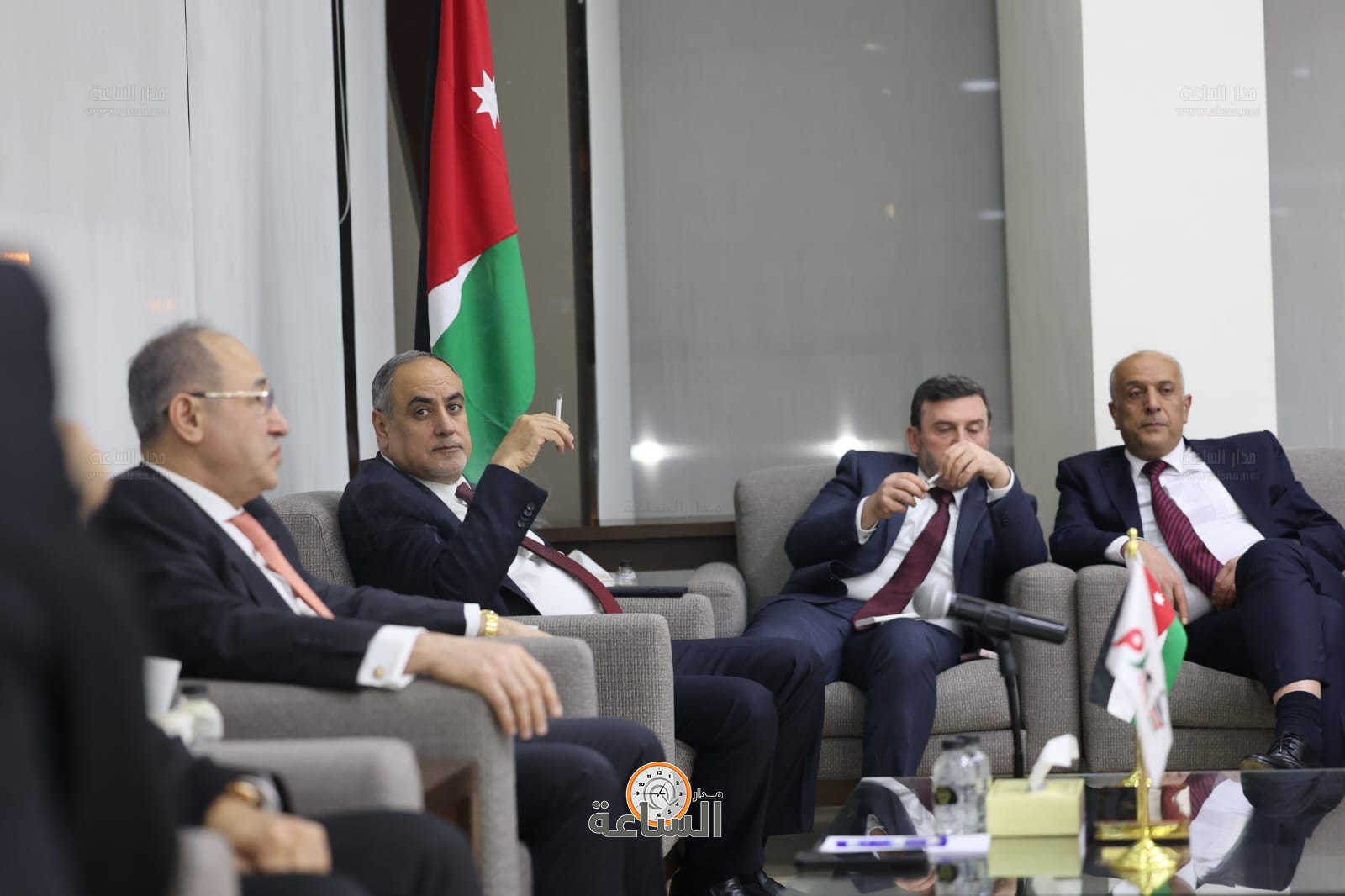 Madar Al-Saa Images 0.031984924251928115