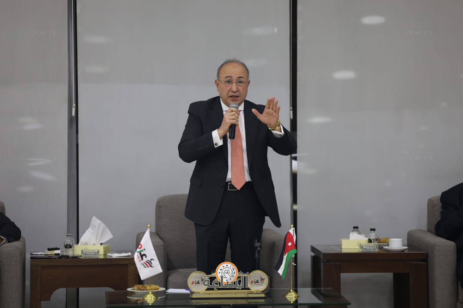 Madar Al-Saa Images 0.329600572247323