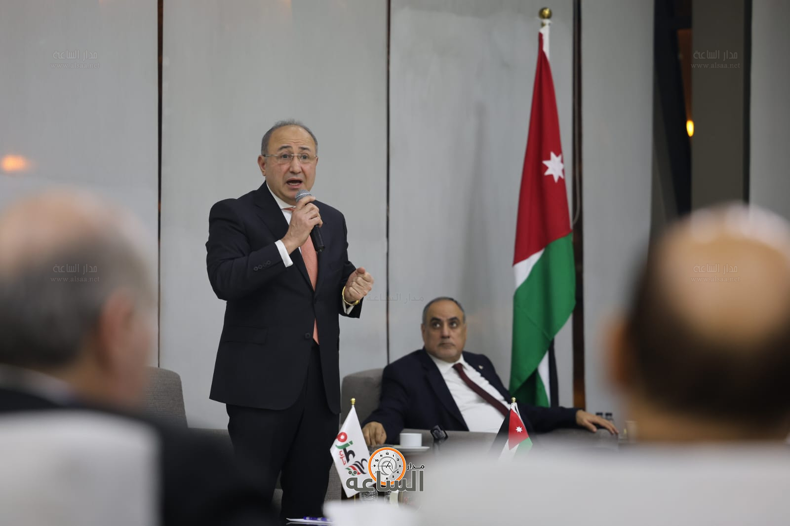 Madar Al-Saa Images 0.5452327719168799