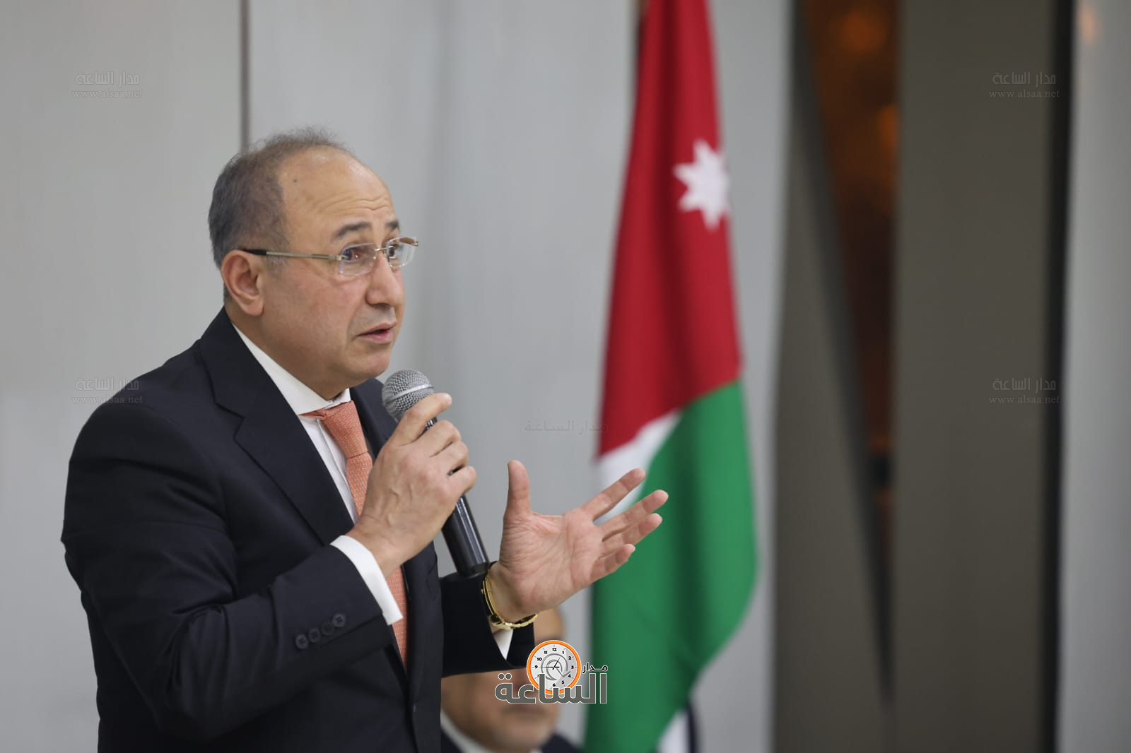 Madar Al-Saa Images 0.8771034855542568