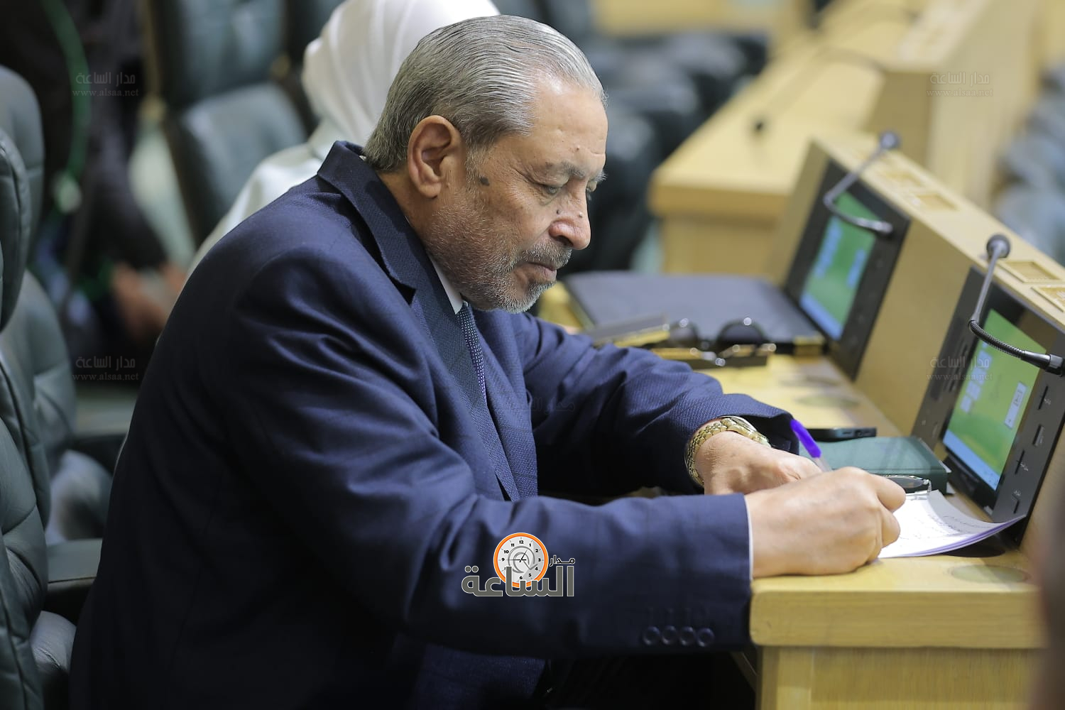 Madar Al-Saa Images 0.5094150728401237