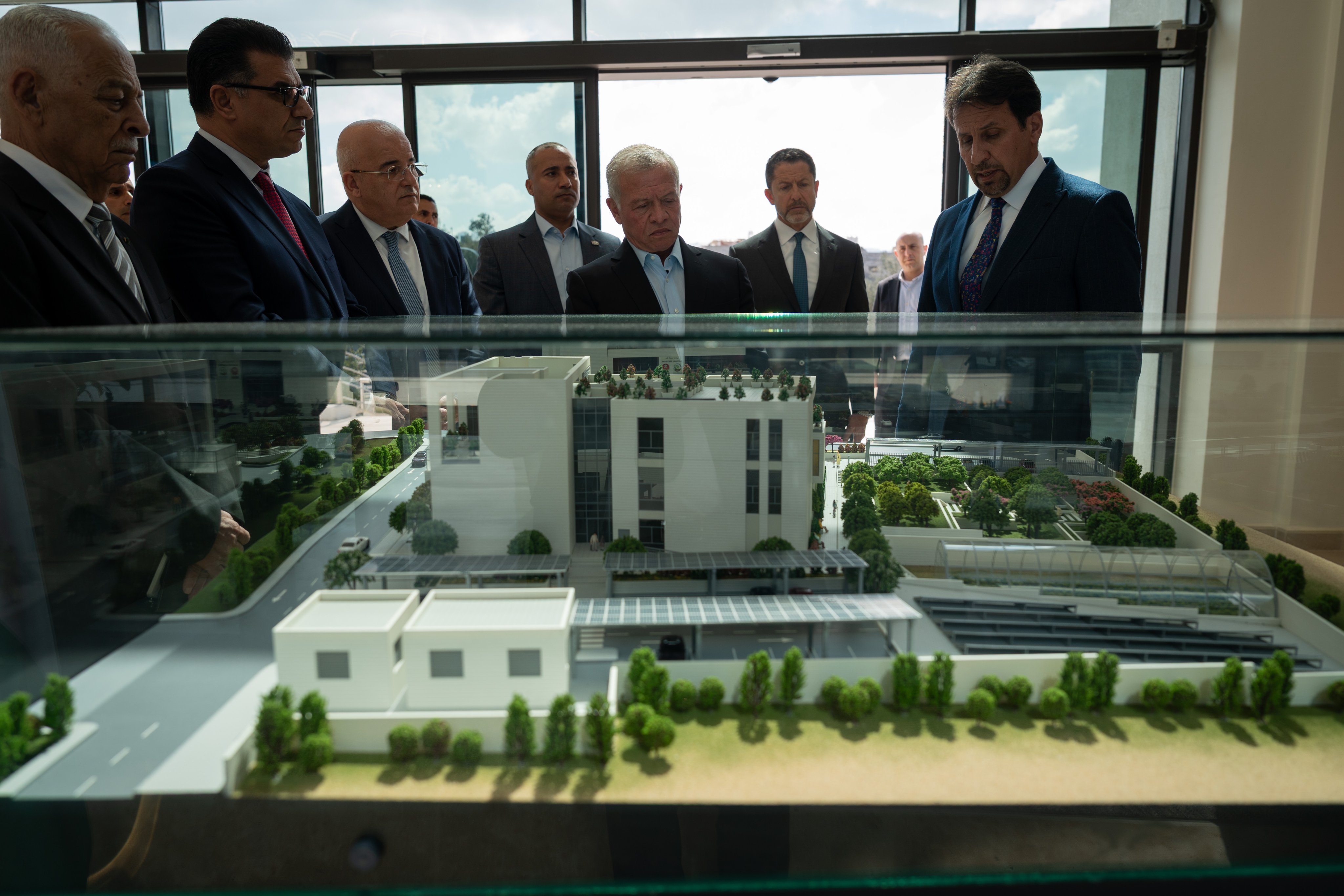 Madar Al-Saa Images 0.8745038539361971