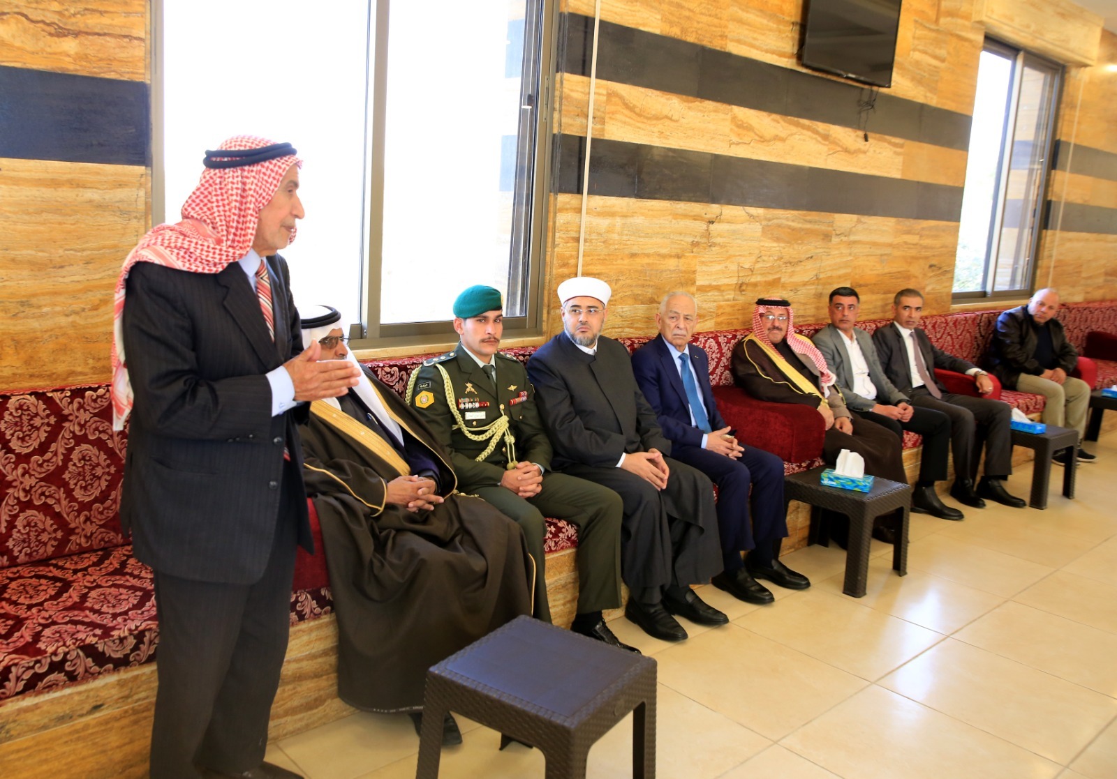 Madar Al-Saa Images 0.42967904184934014