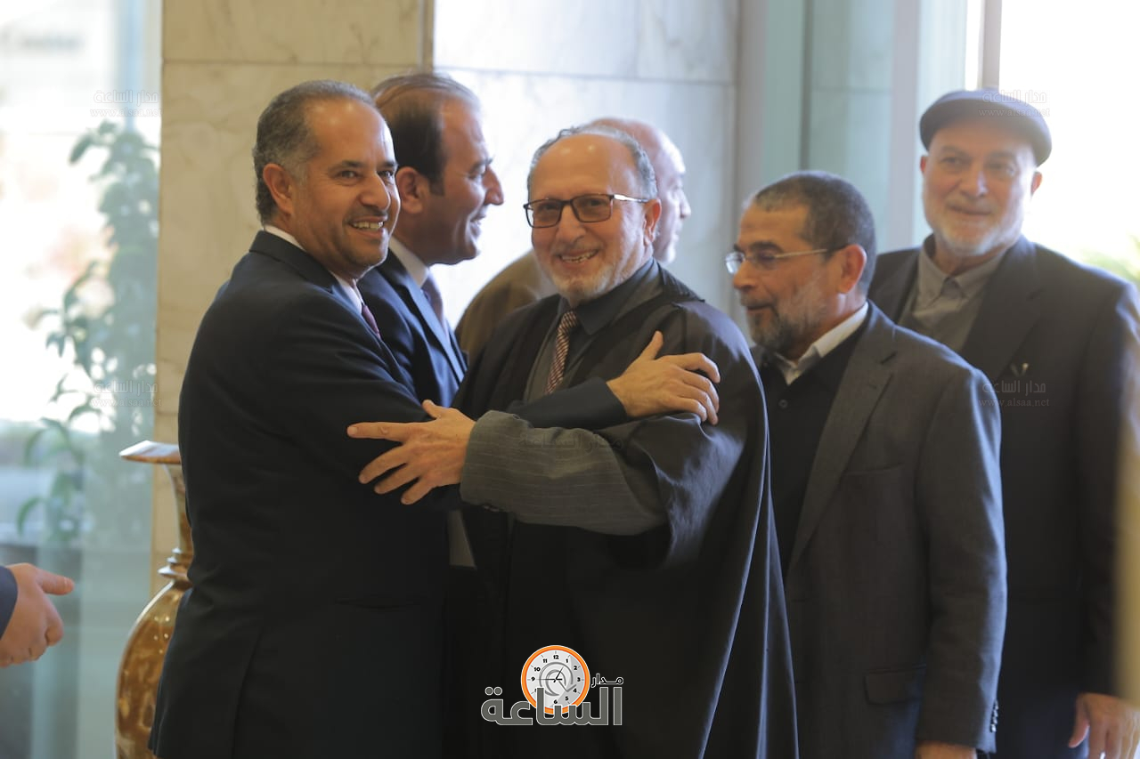 Madar Al-Saa Images 0.9349001386668214